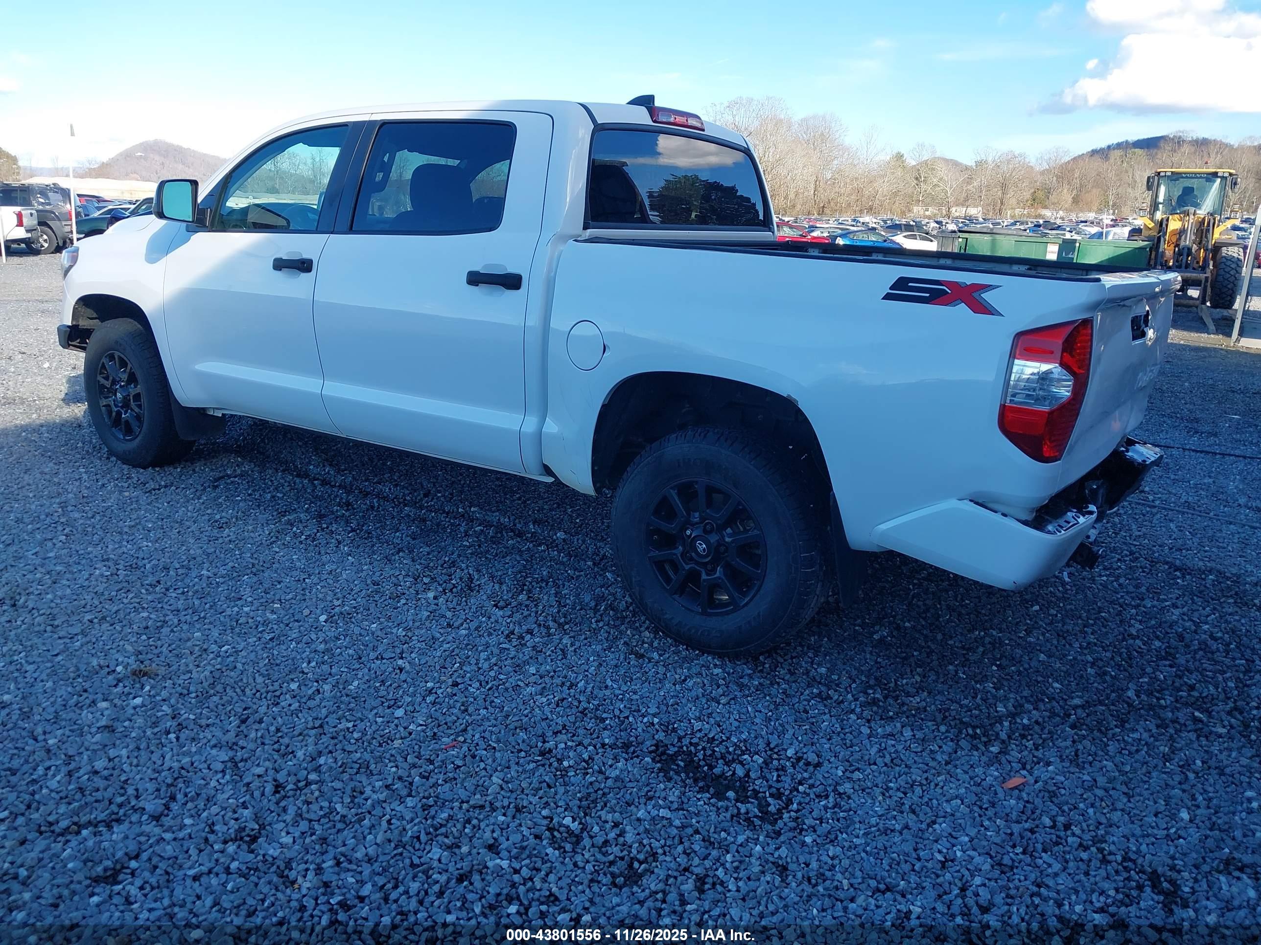 TOYOTA TUNDRA image 3