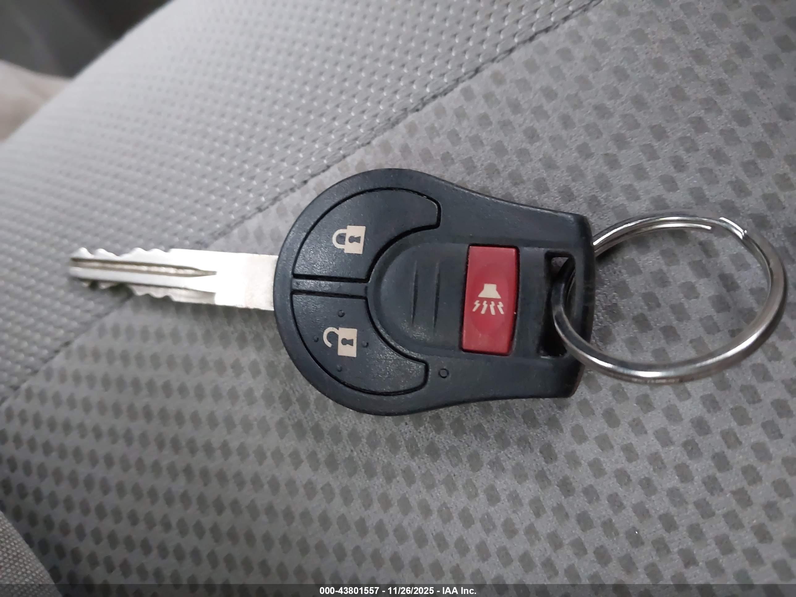 NISSAN ROGUE image 11