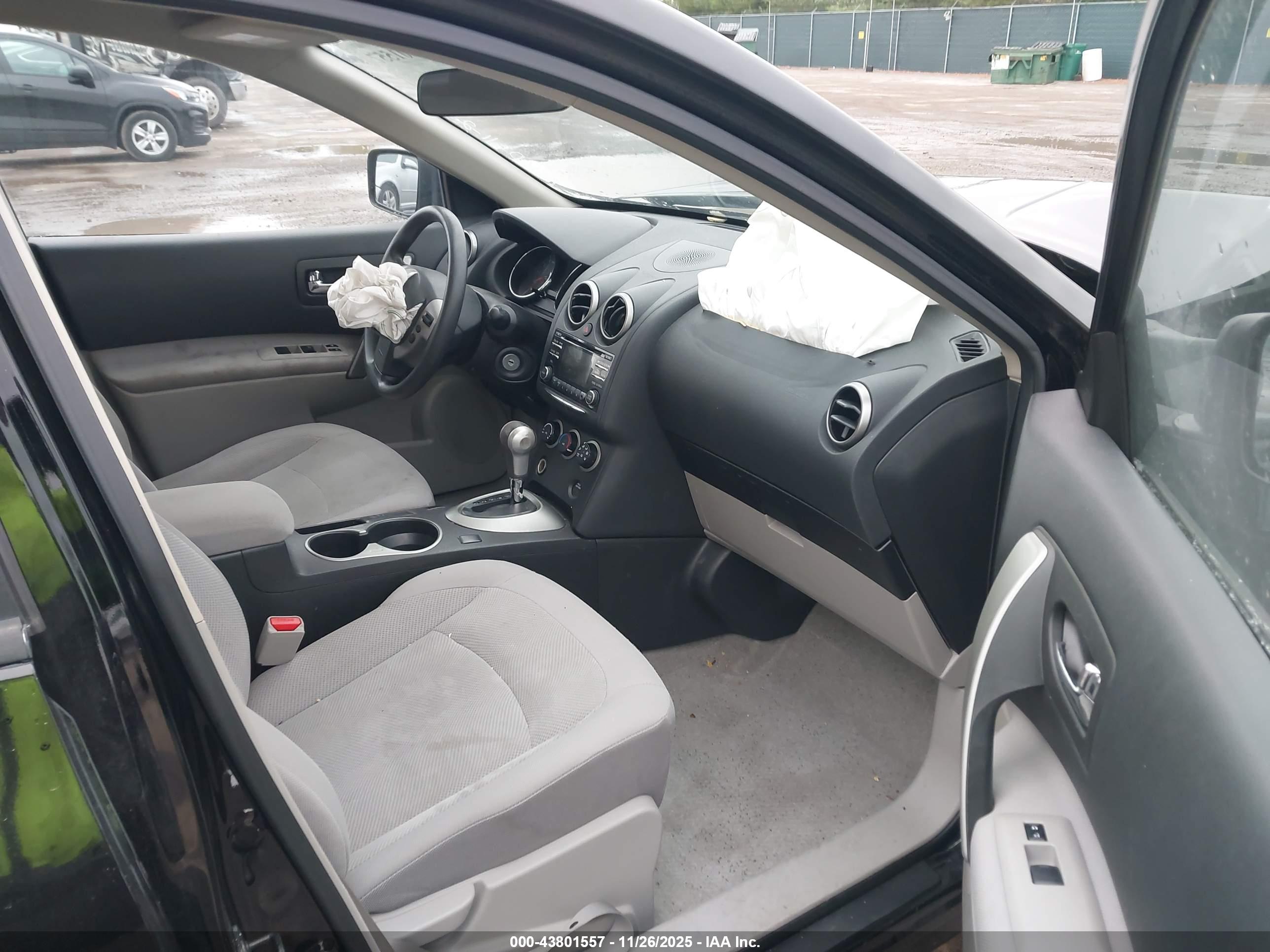 NISSAN ROGUE image 5