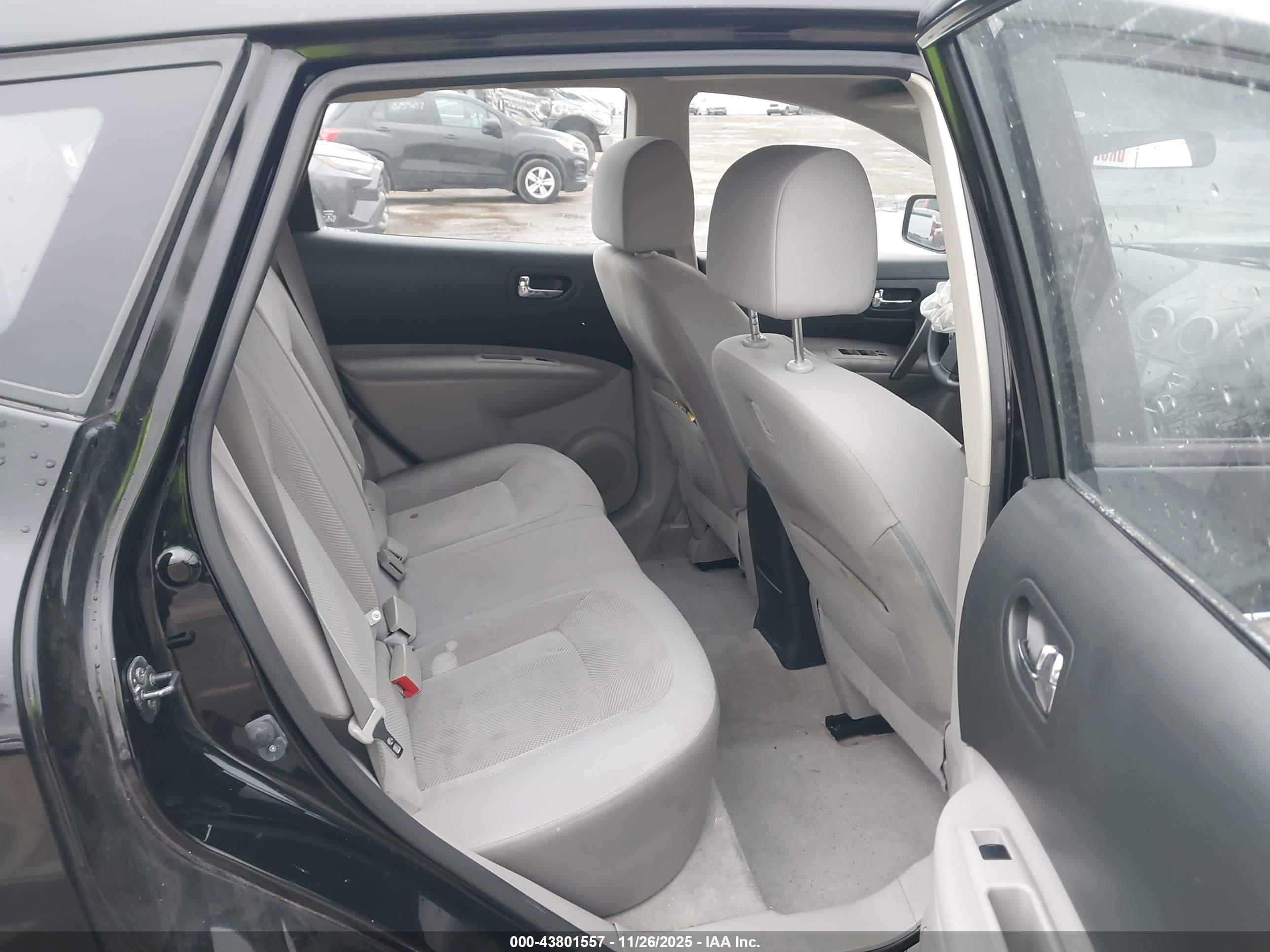 NISSAN ROGUE image 8