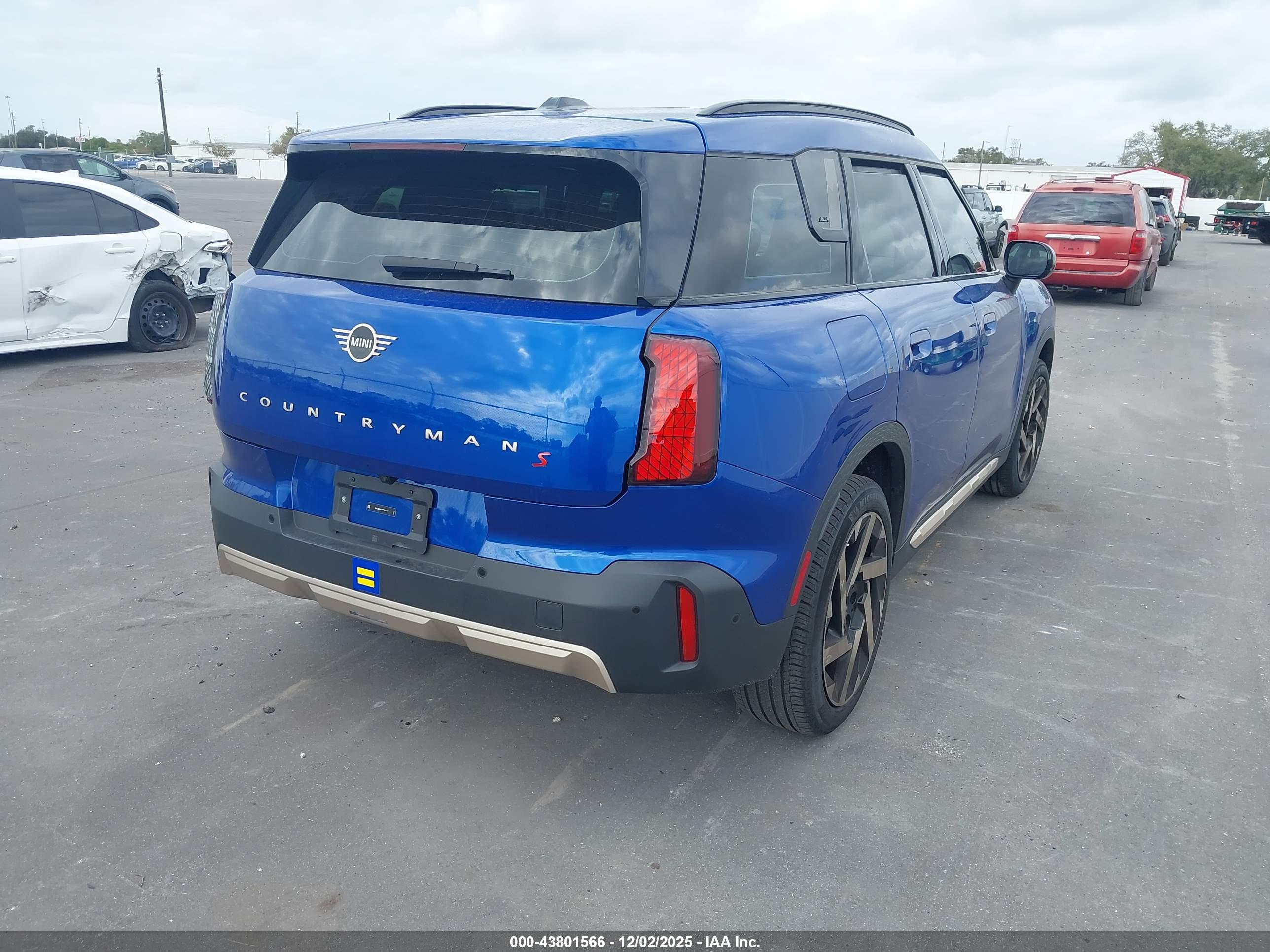 MINI COUNTRYMAN image 4