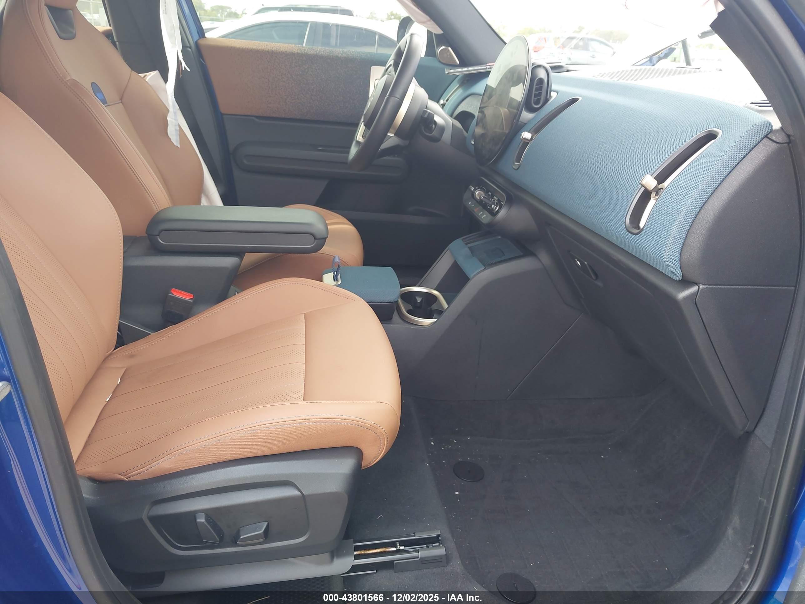 MINI COUNTRYMAN image 5