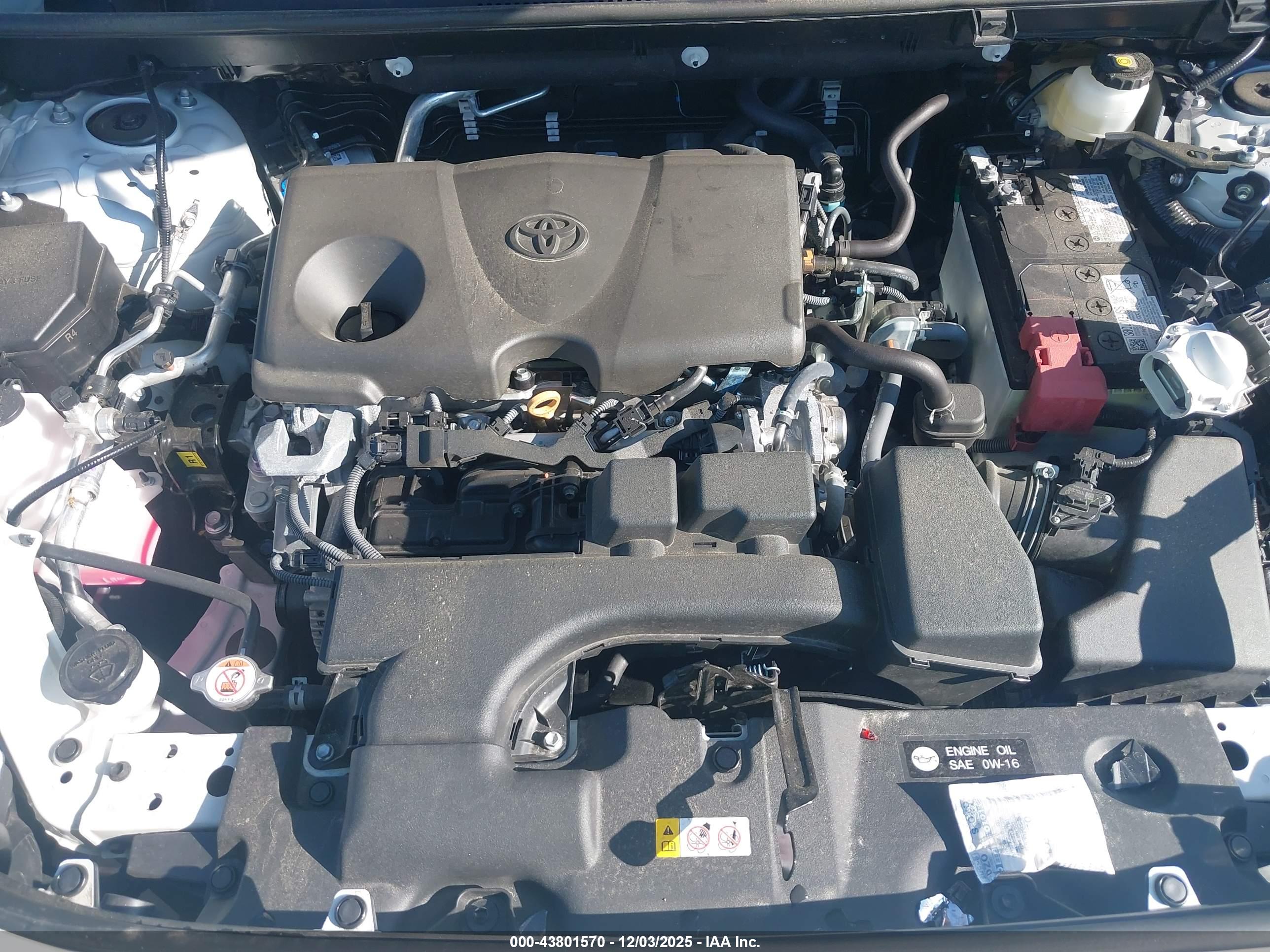 TOYOTA RAV4 image 10