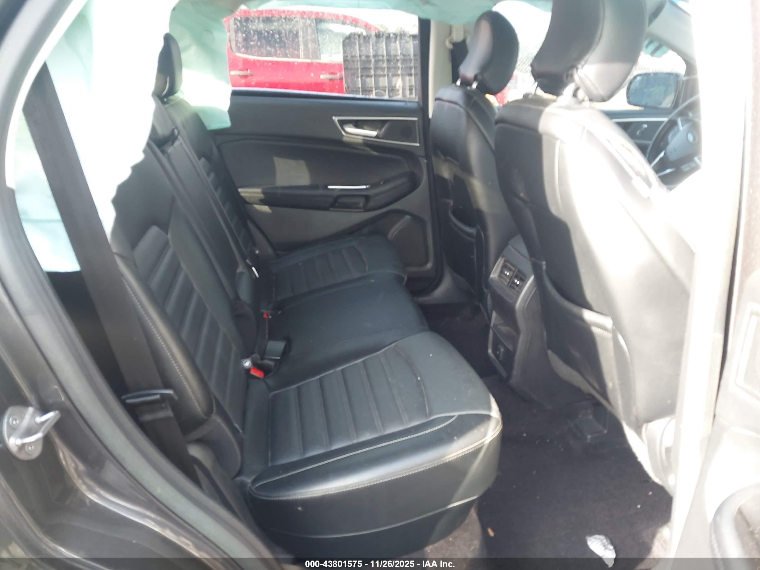 FORD EDGE image 8