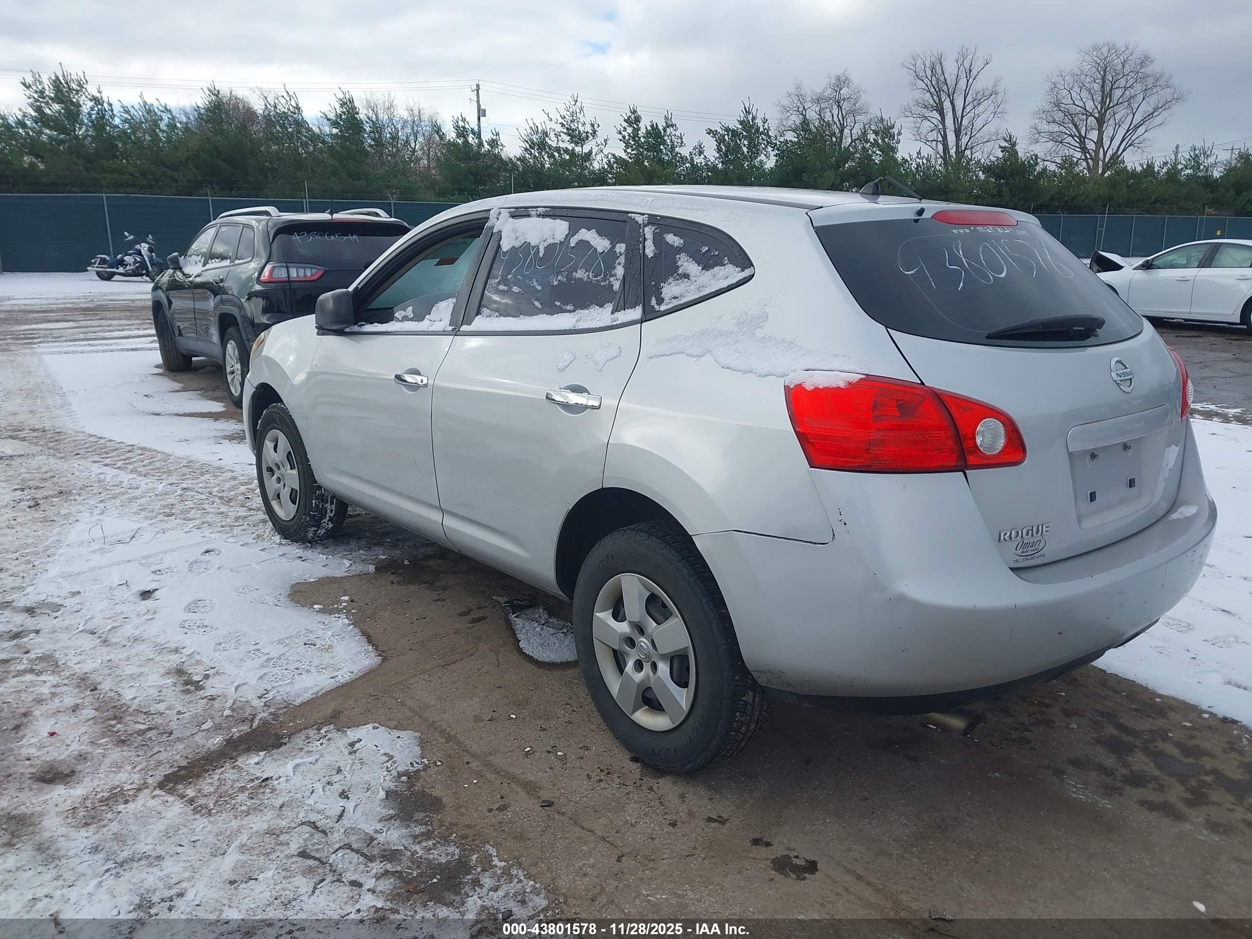 NISSAN ROGUE image 3