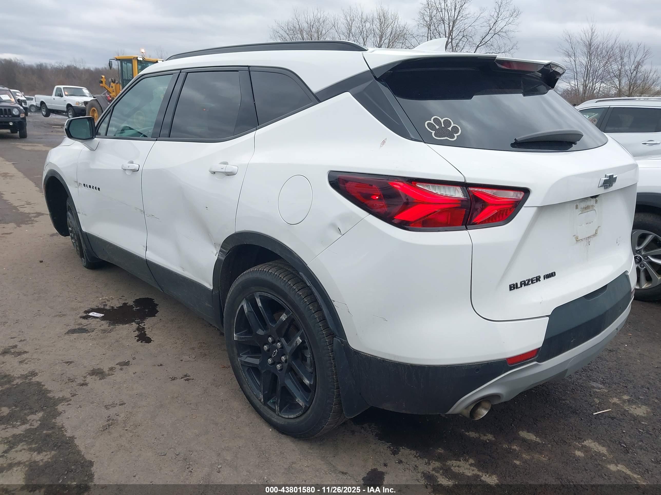 CHEVROLET BLAZER image 3