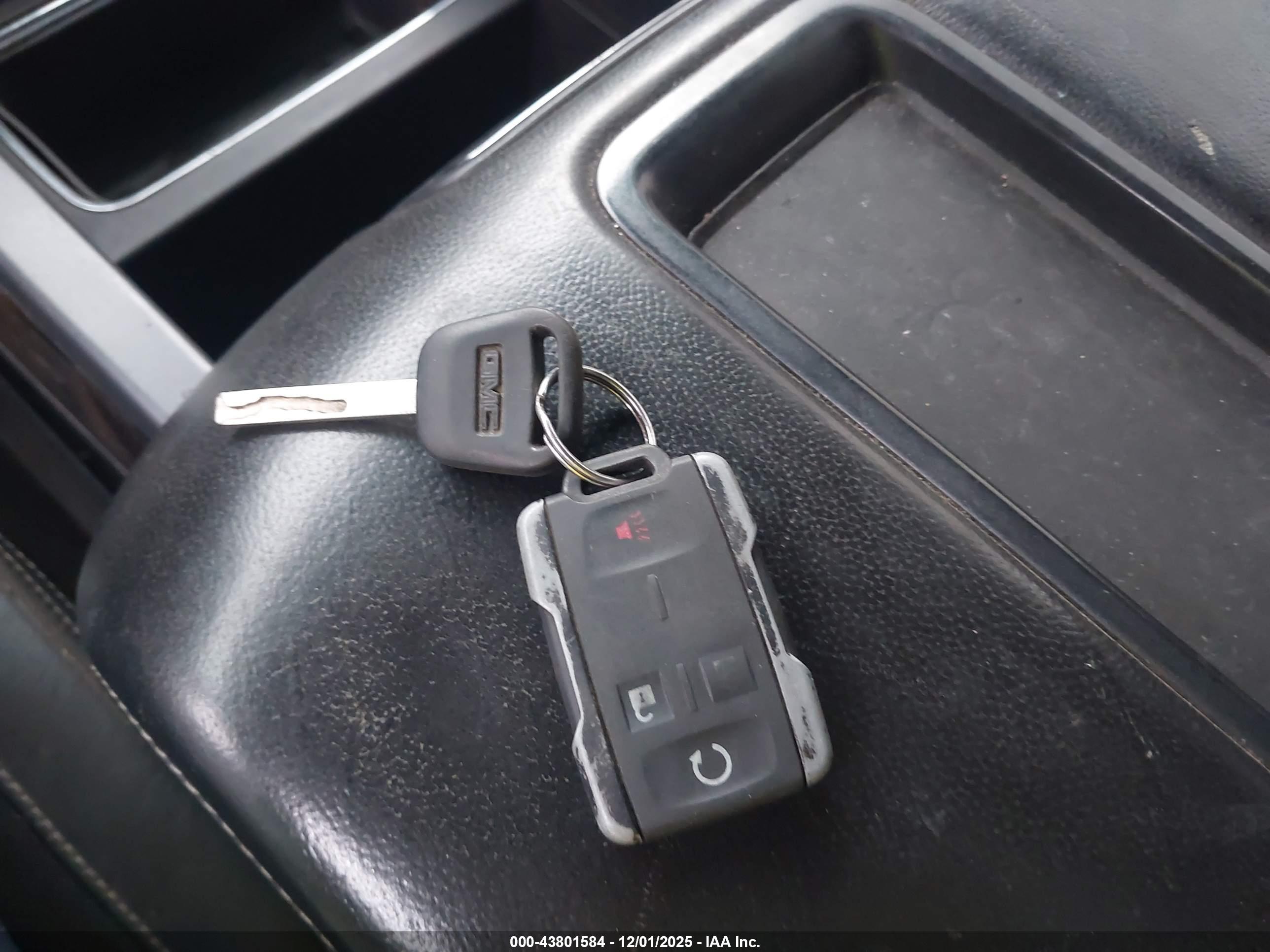 GMC SIERRA image 11