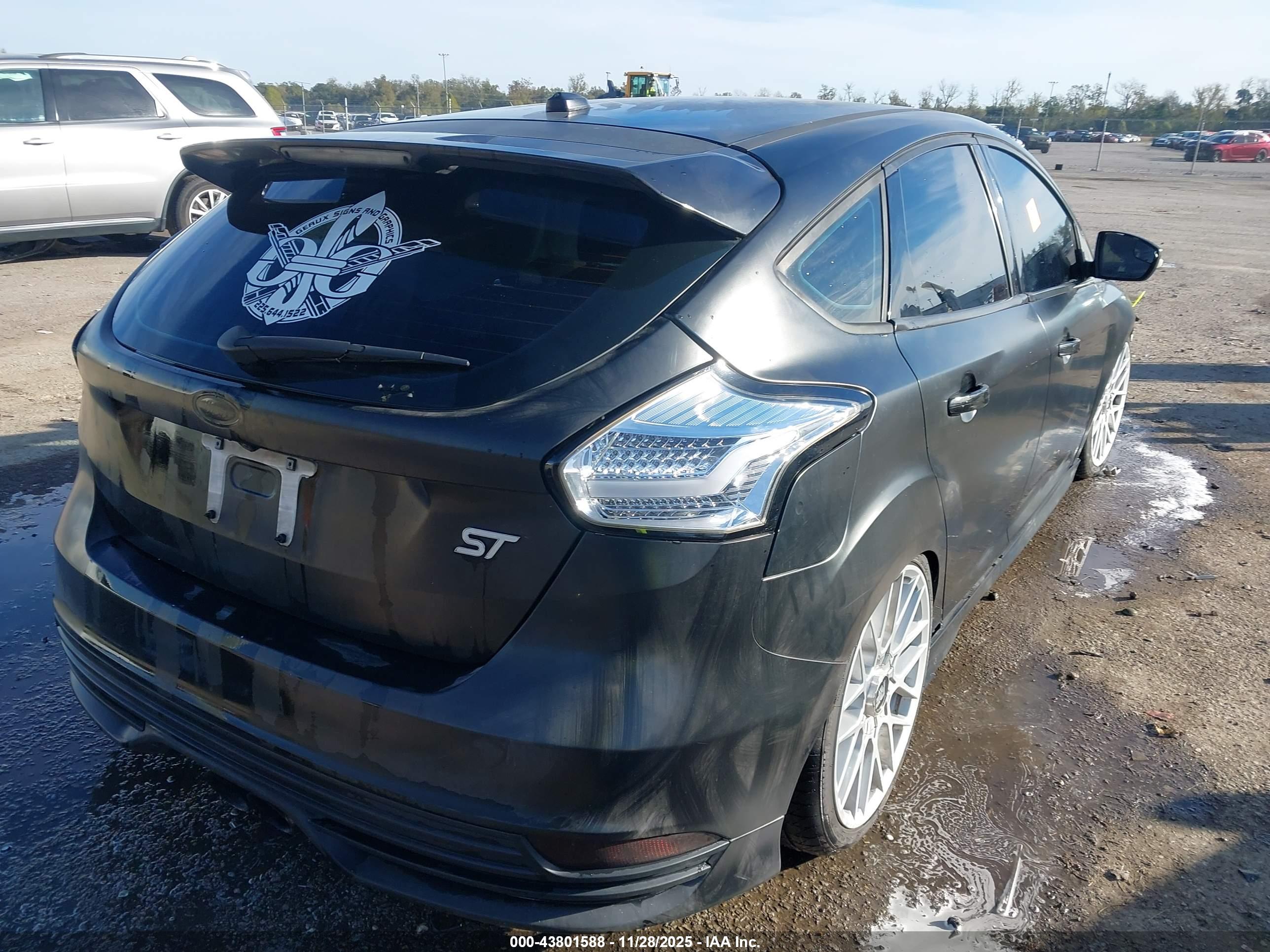 FORD FOCUS image 4