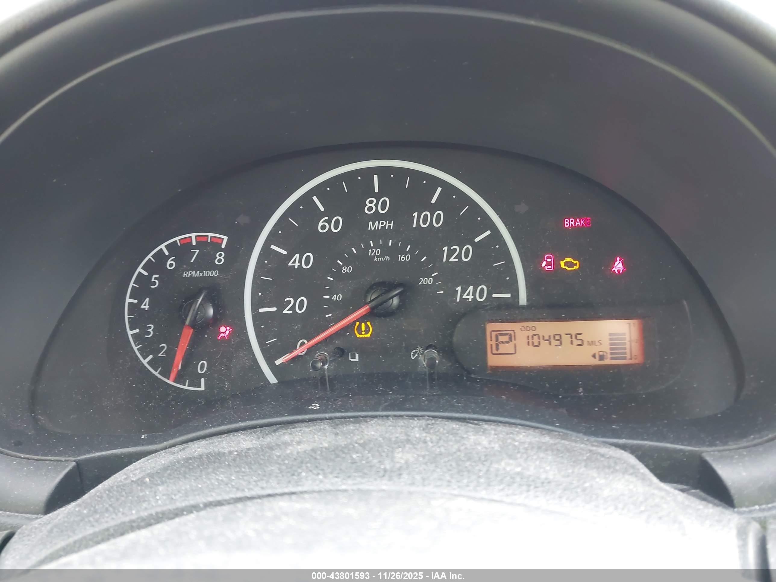 NISSAN VERSA image 7