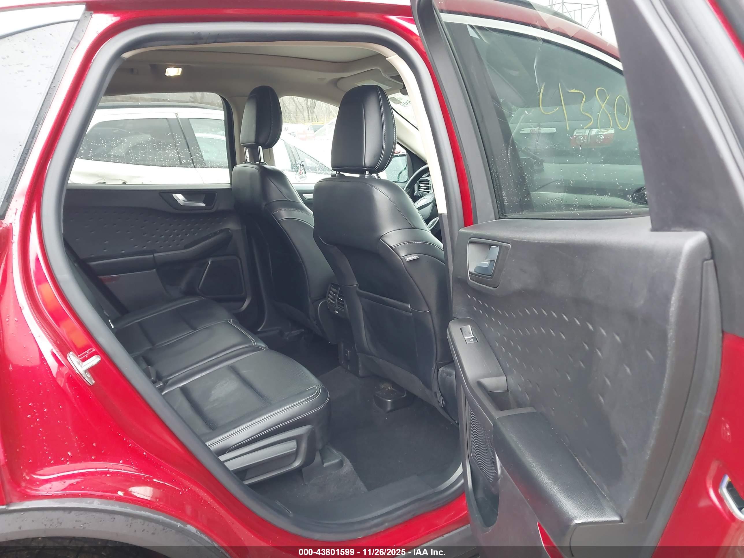 FORD ESCAPE image 8