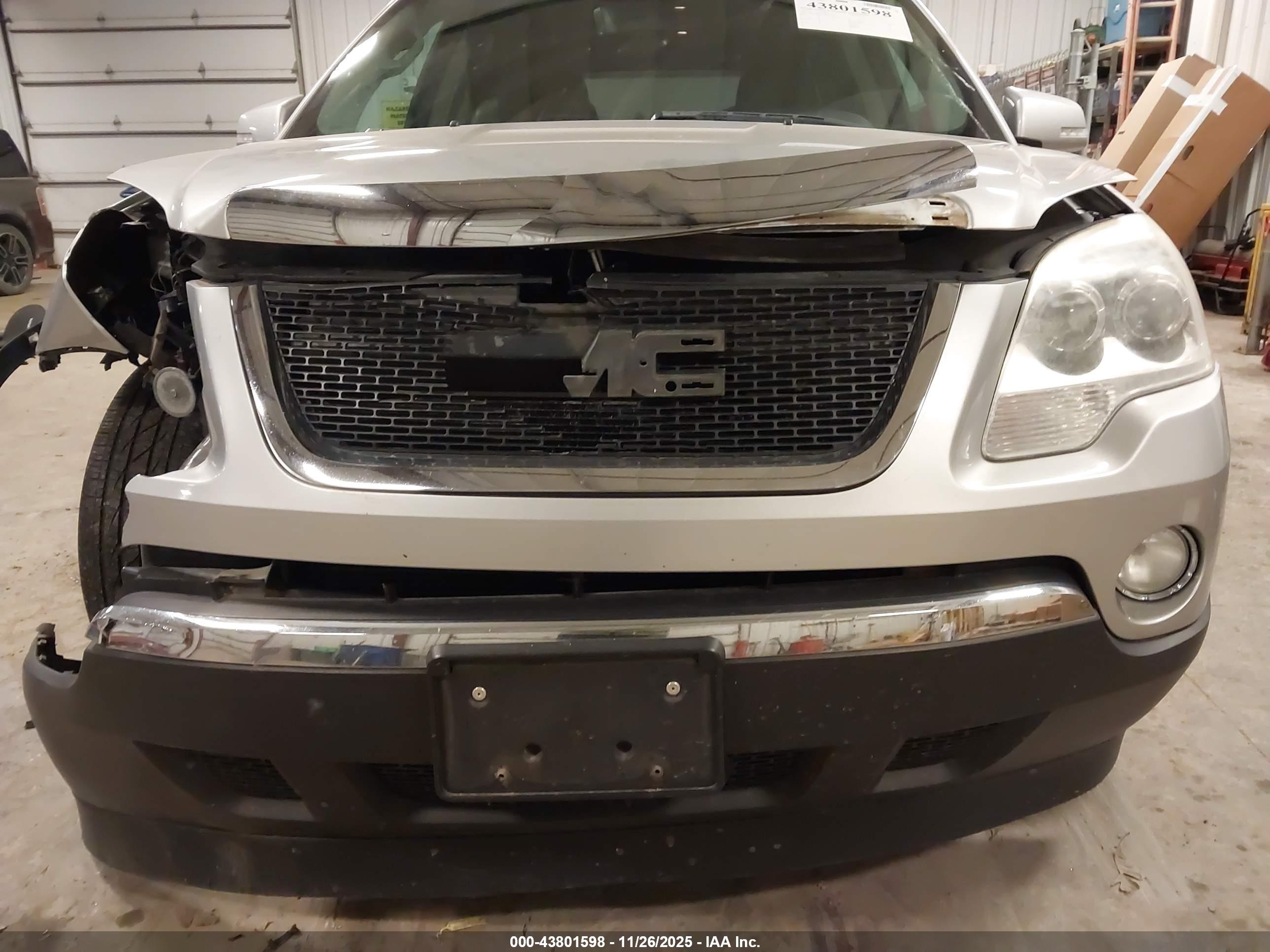 GMC ACADIA image 6