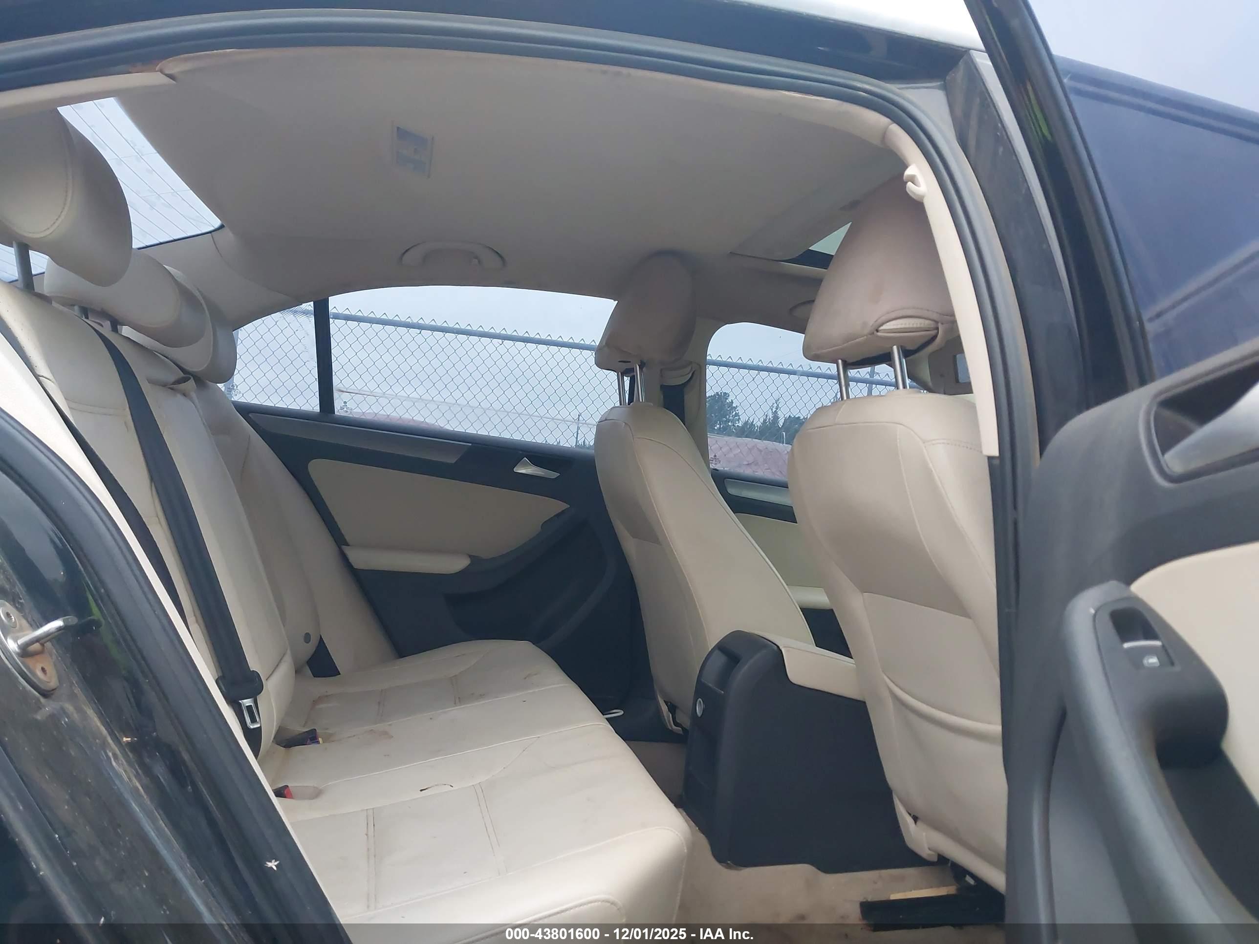 VOLKSWAGEN JETTA image 8