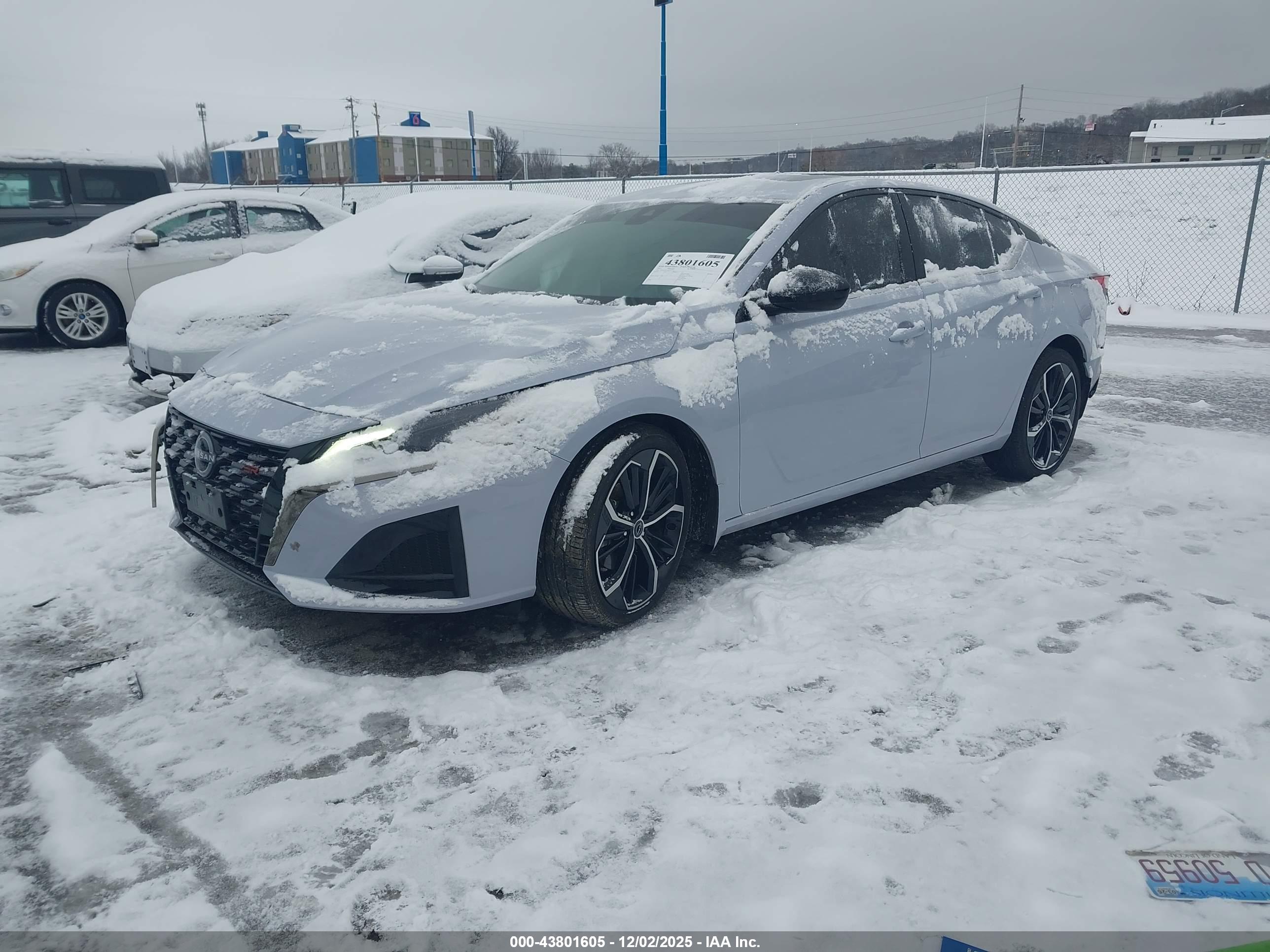 NISSAN ALTIMA image 2