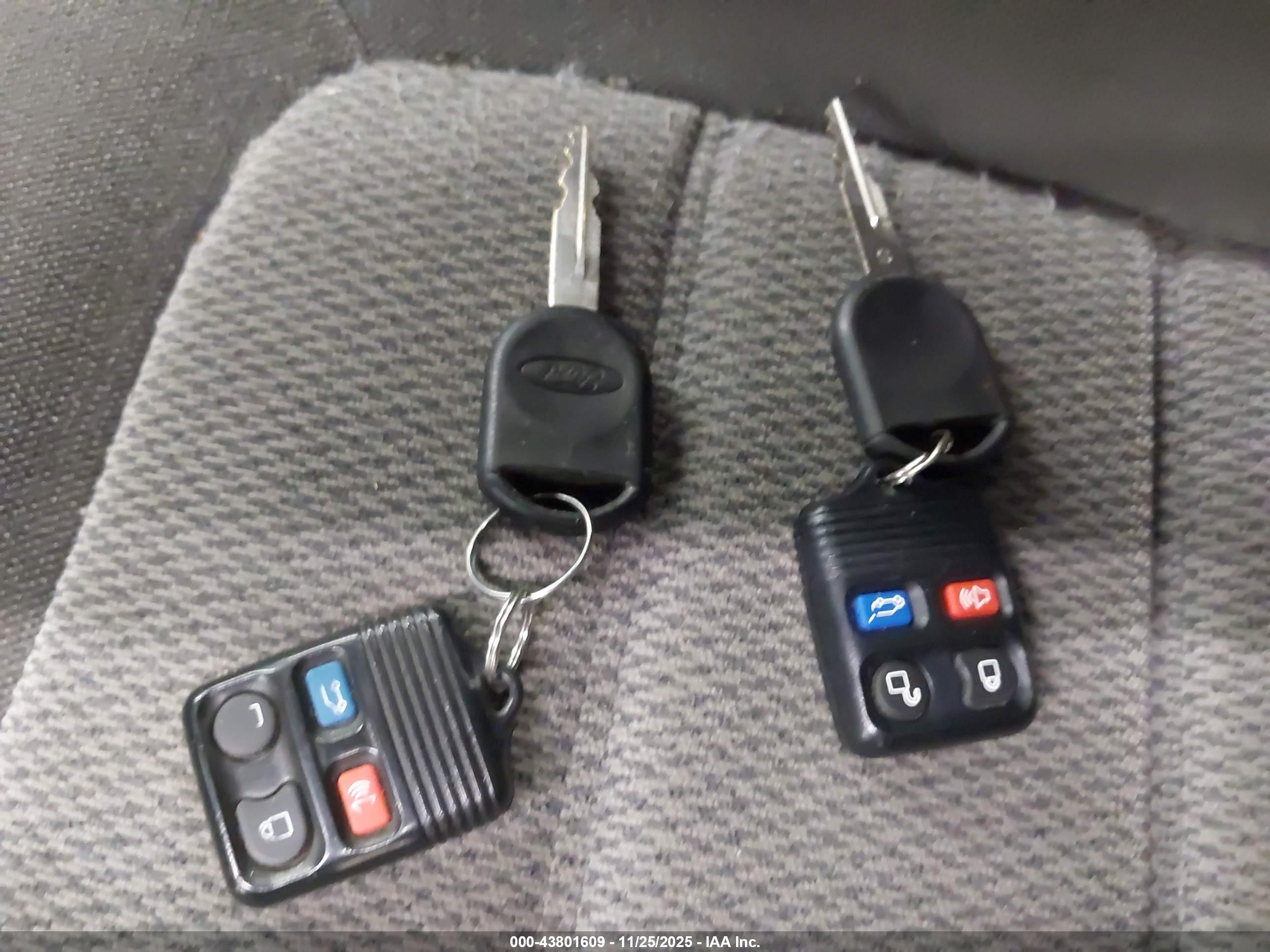 FORD EXPLORER image 11