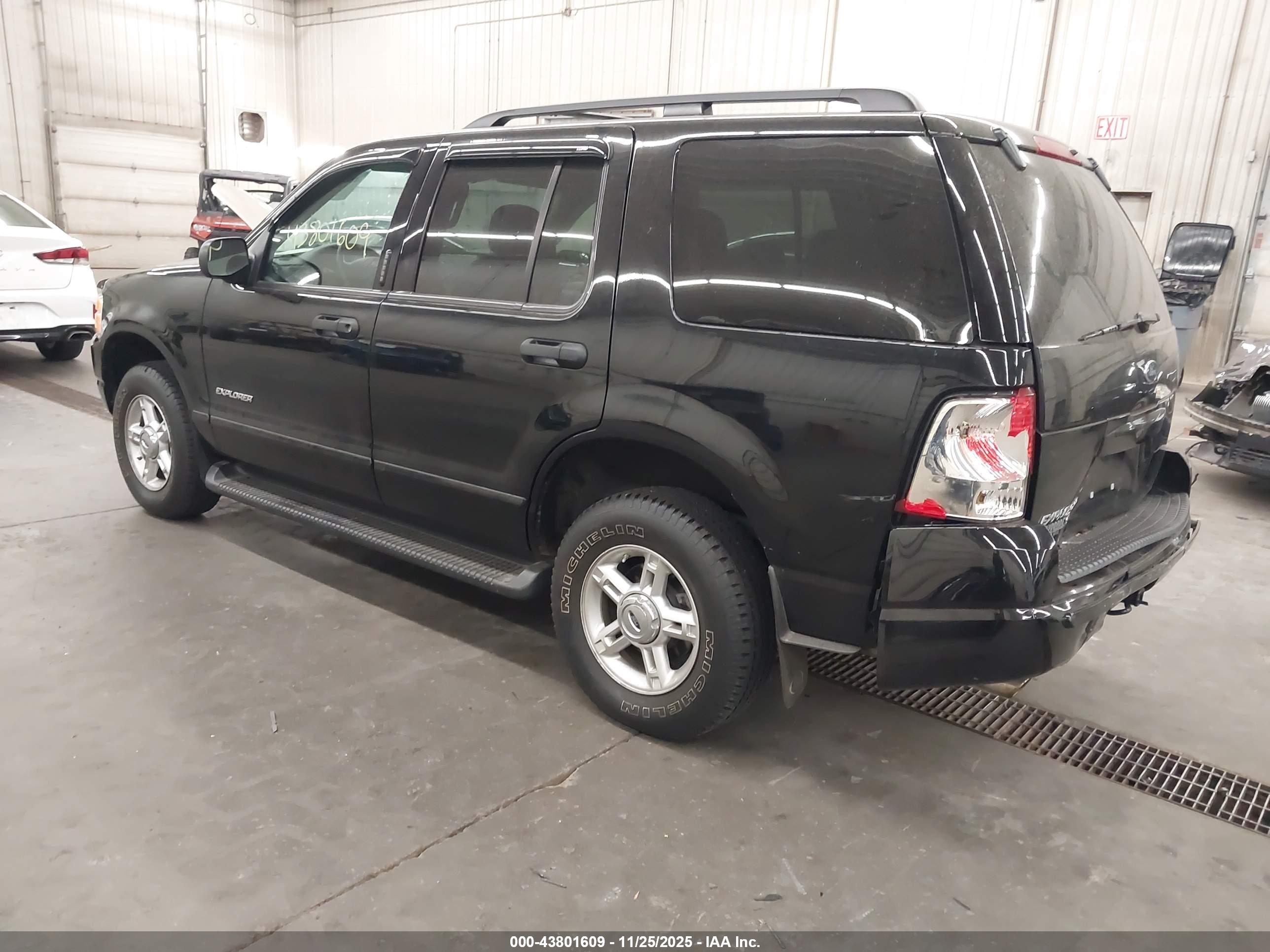 FORD EXPLORER image 3