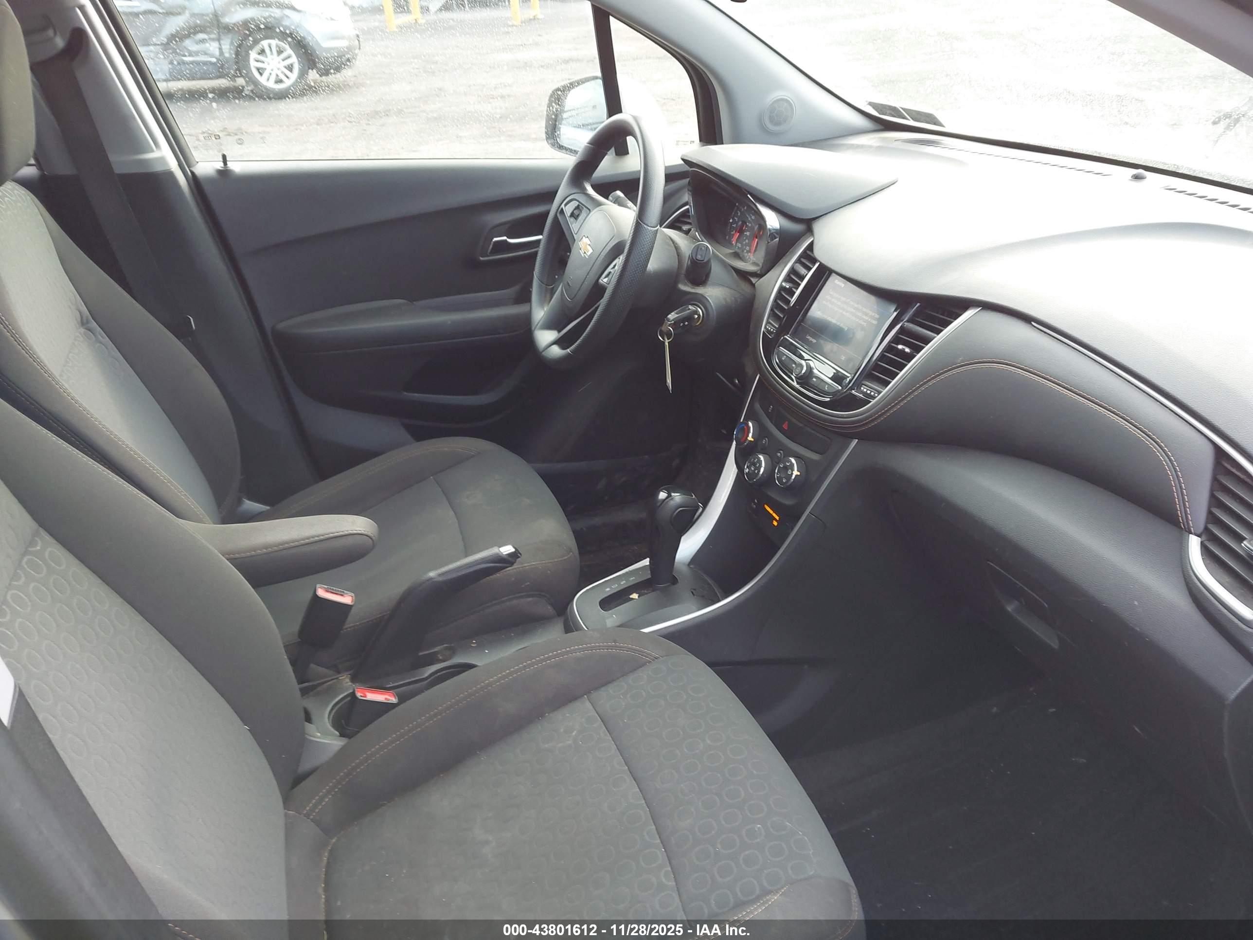 CHEVROLET TRAX image 5