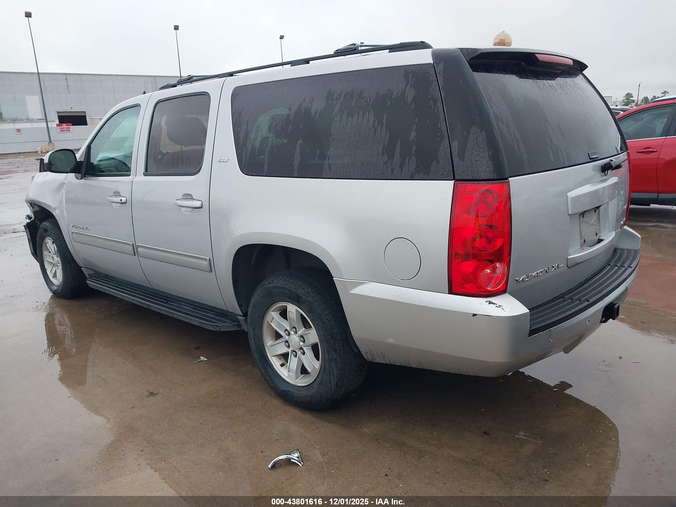 GMC YUKON image 3