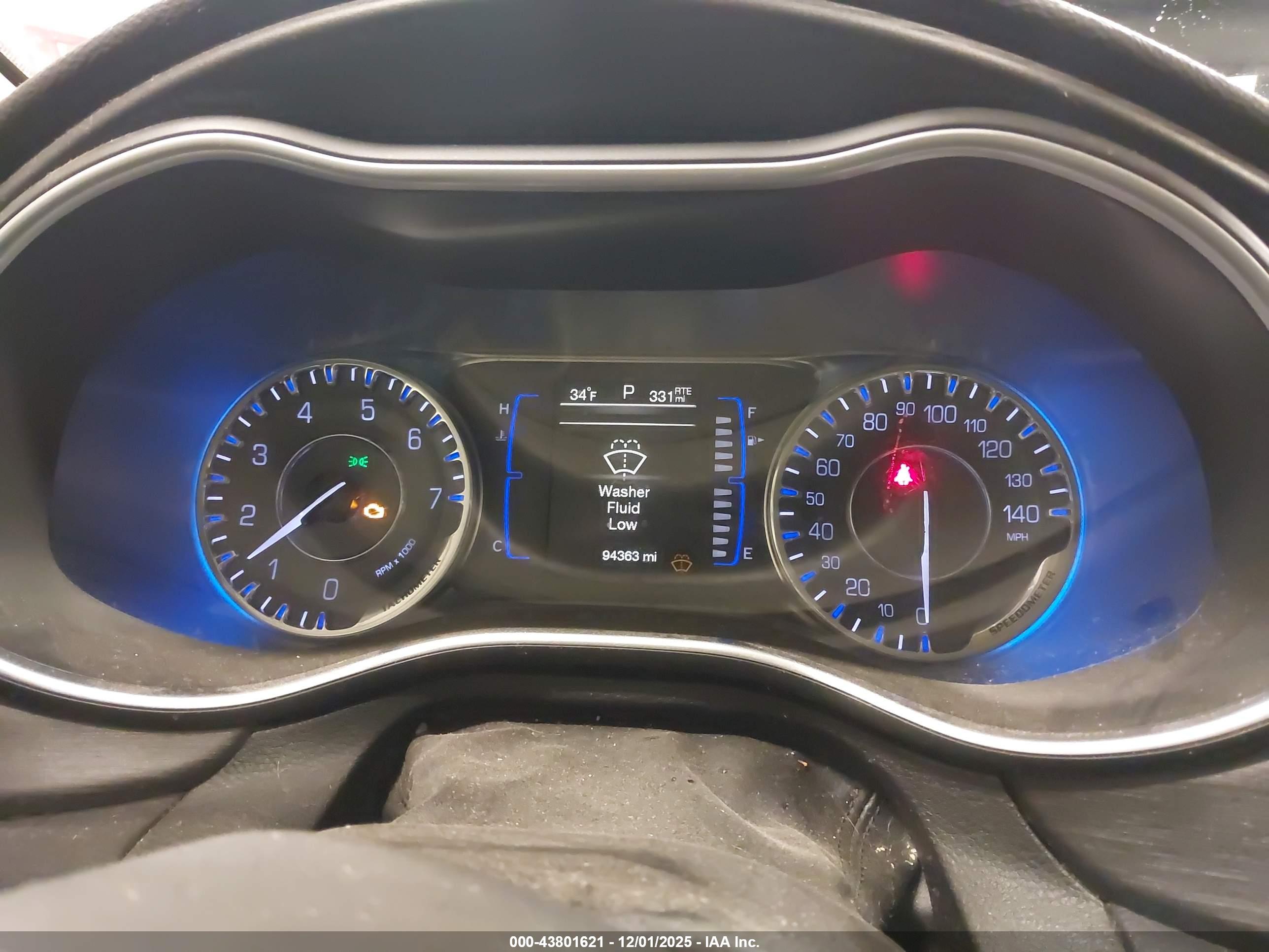CHRYSLER 200 image 7