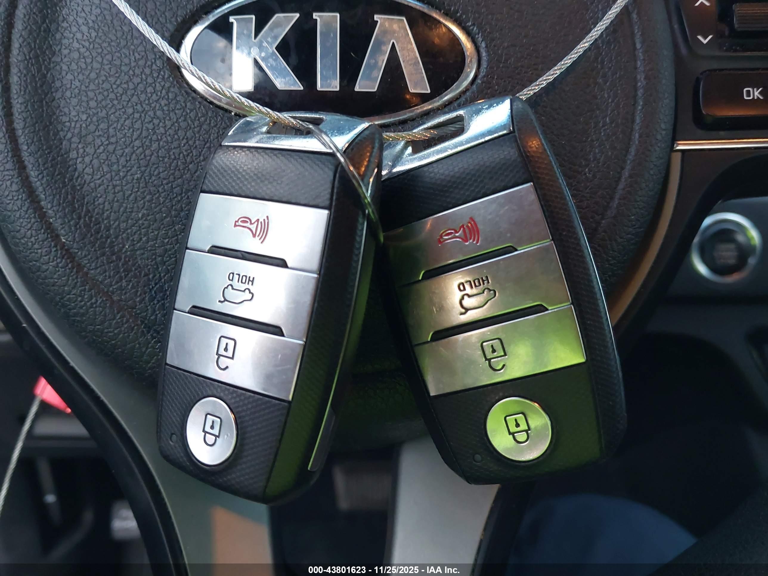 KIA NIRO image 11