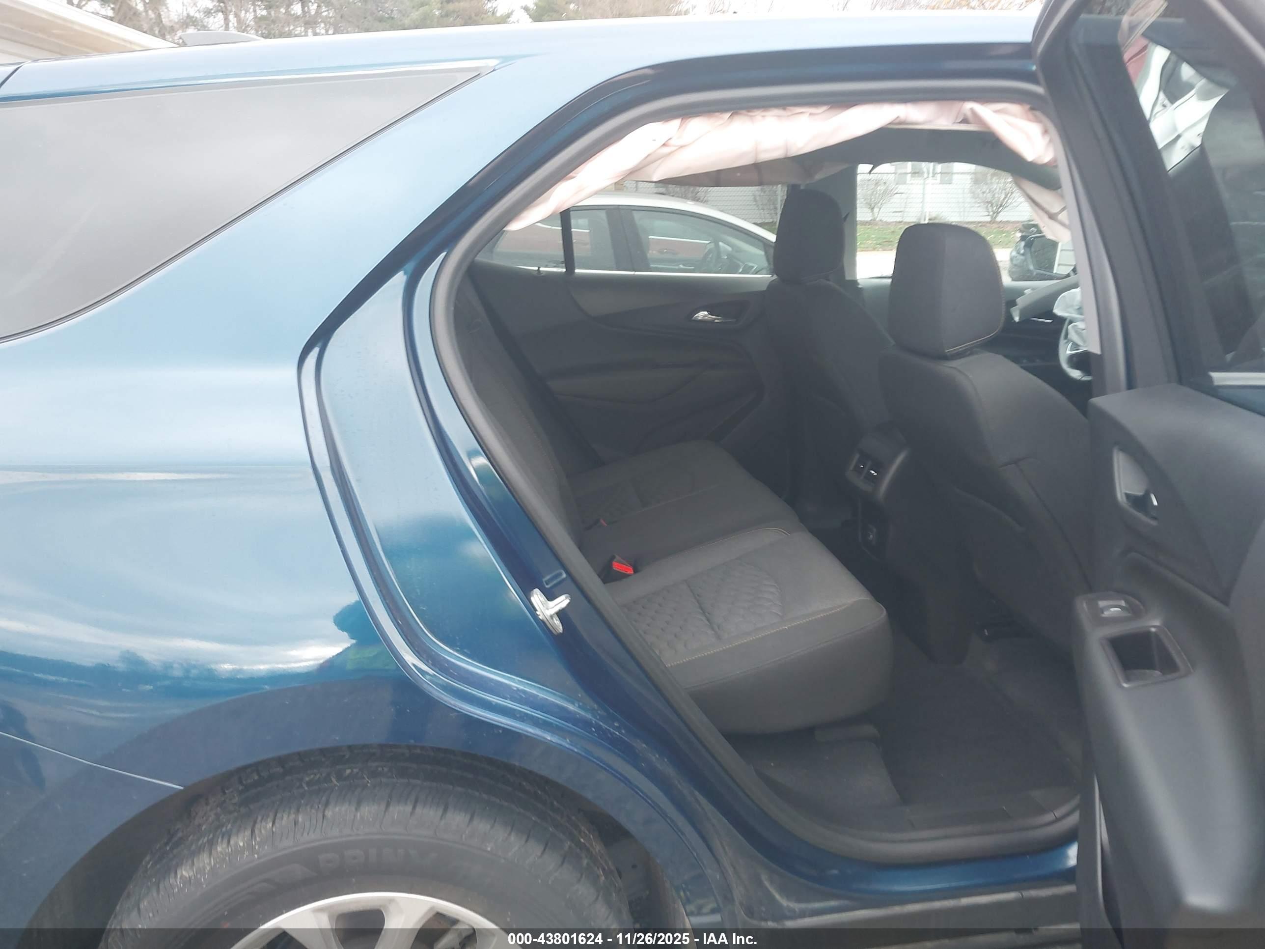 CHEVROLET EQUINOX image 8