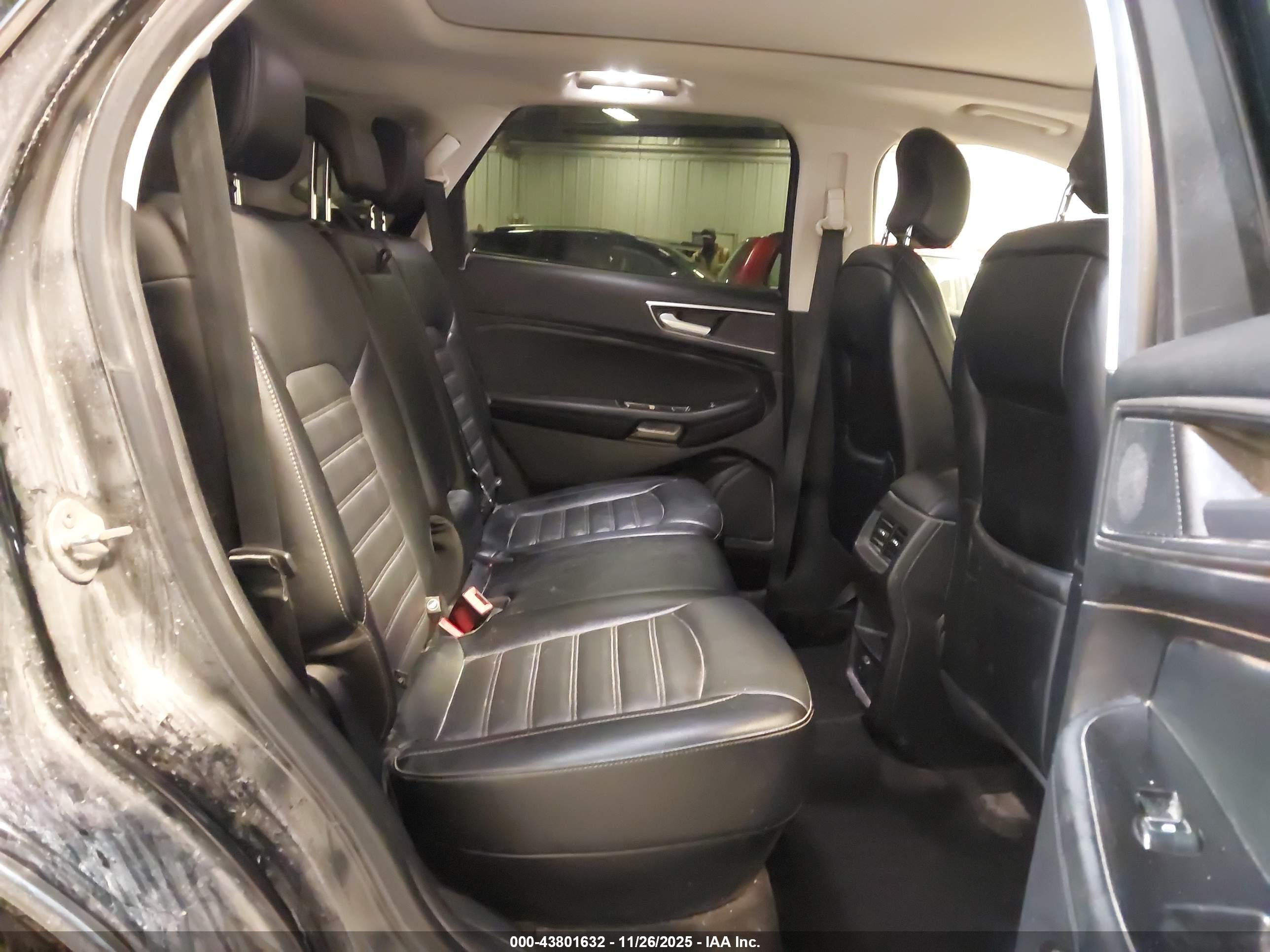 FORD EDGE image 8