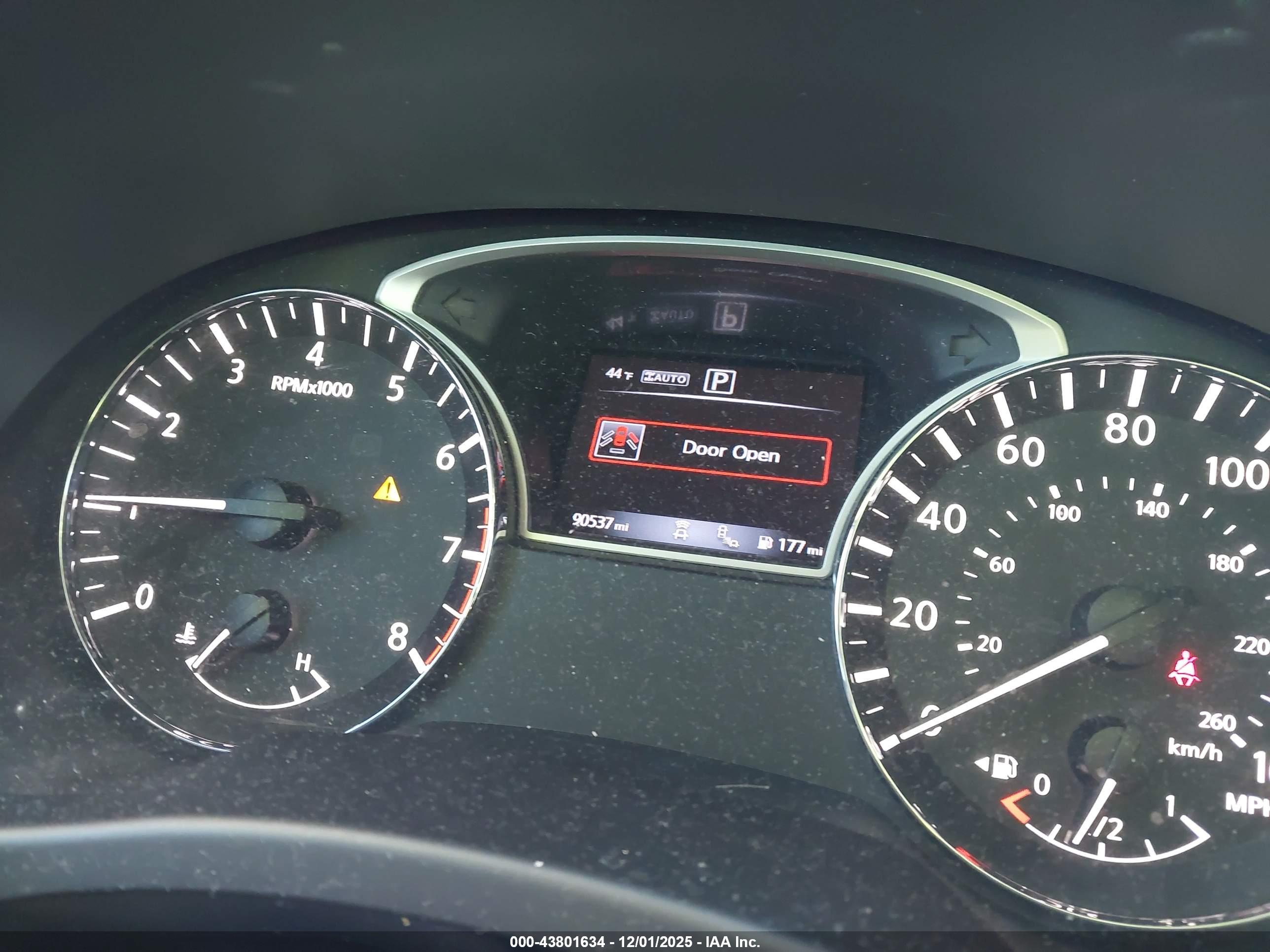 NISSAN PATHFINDER image 7