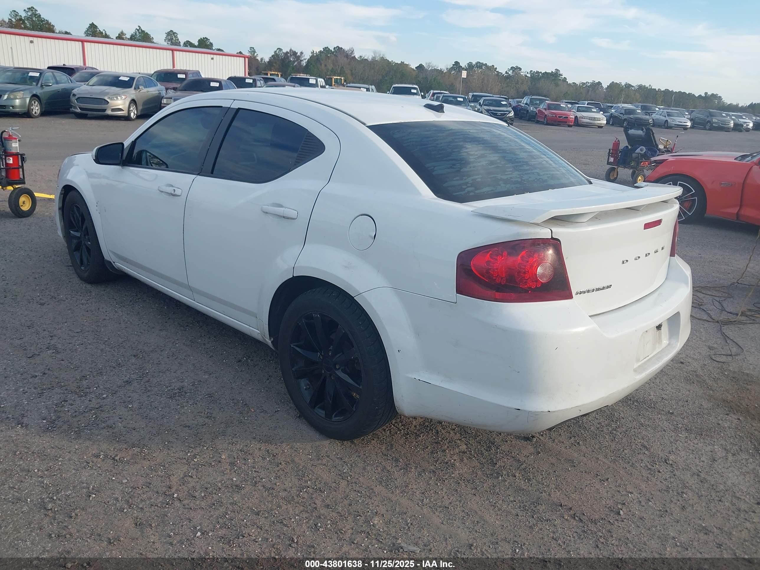 DODGE AVENGER image 3