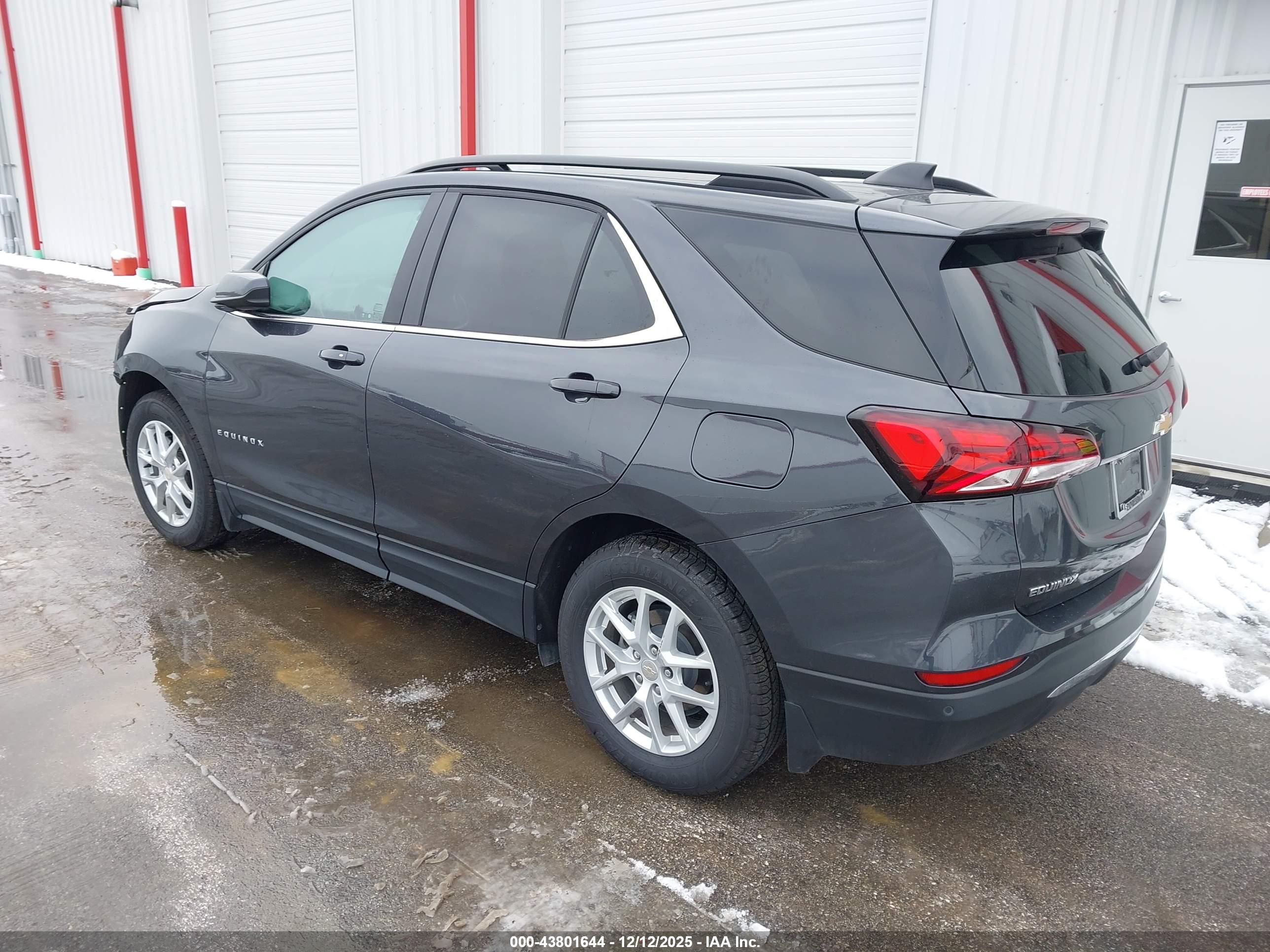 CHEVROLET EQUINOX image 3