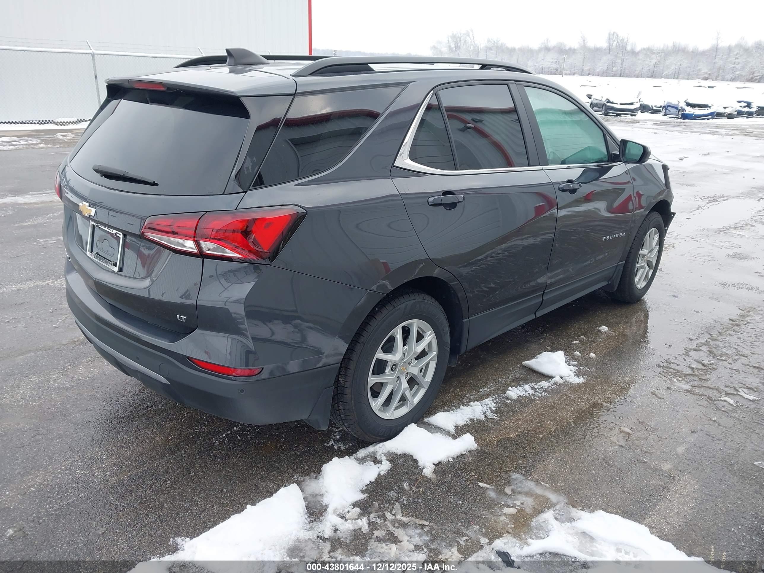 CHEVROLET EQUINOX image 4