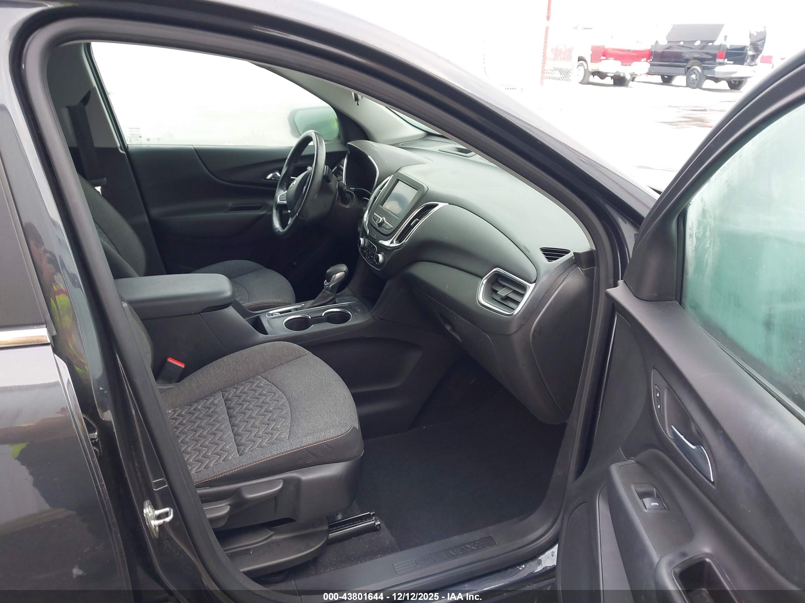 CHEVROLET EQUINOX image 5