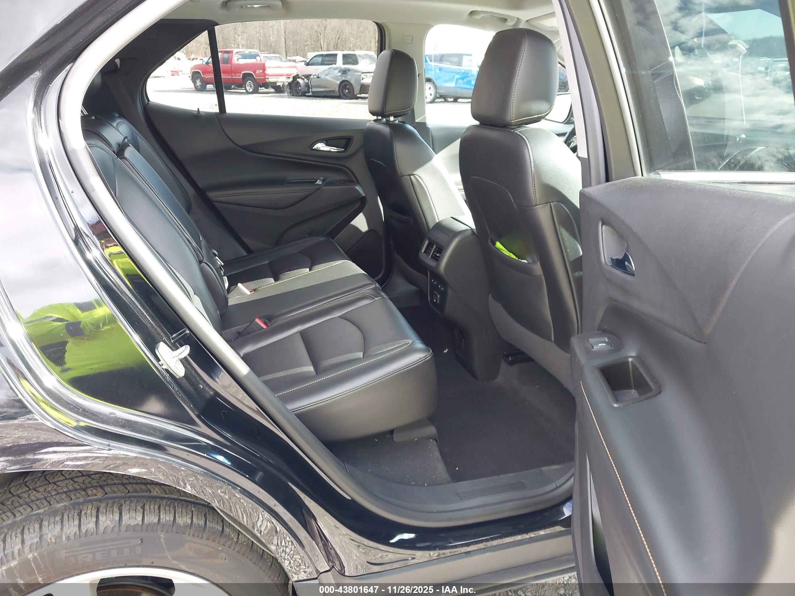 CHEVROLET EQUINOX image 8