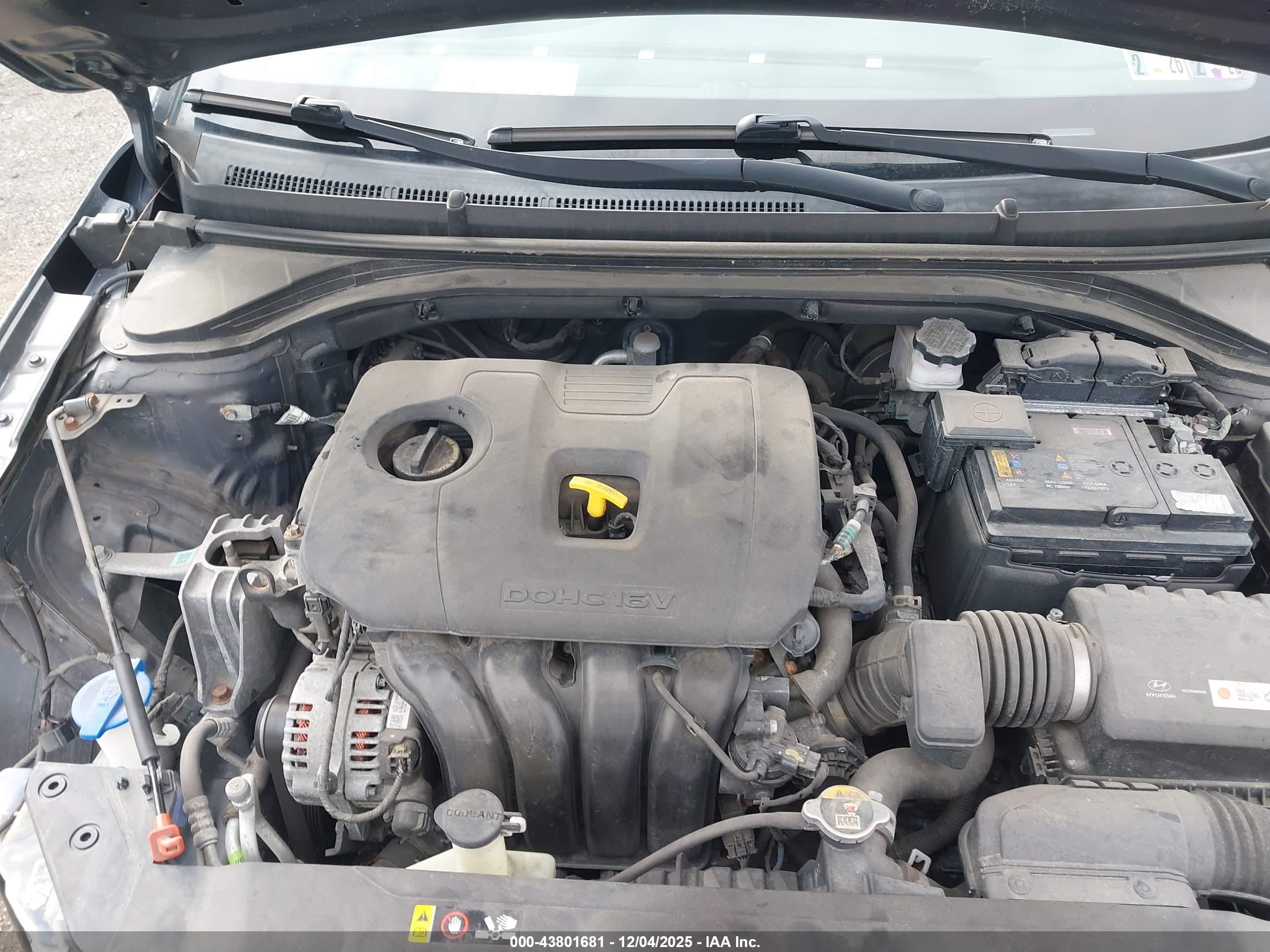 HYUNDAI ELANTRA image 10