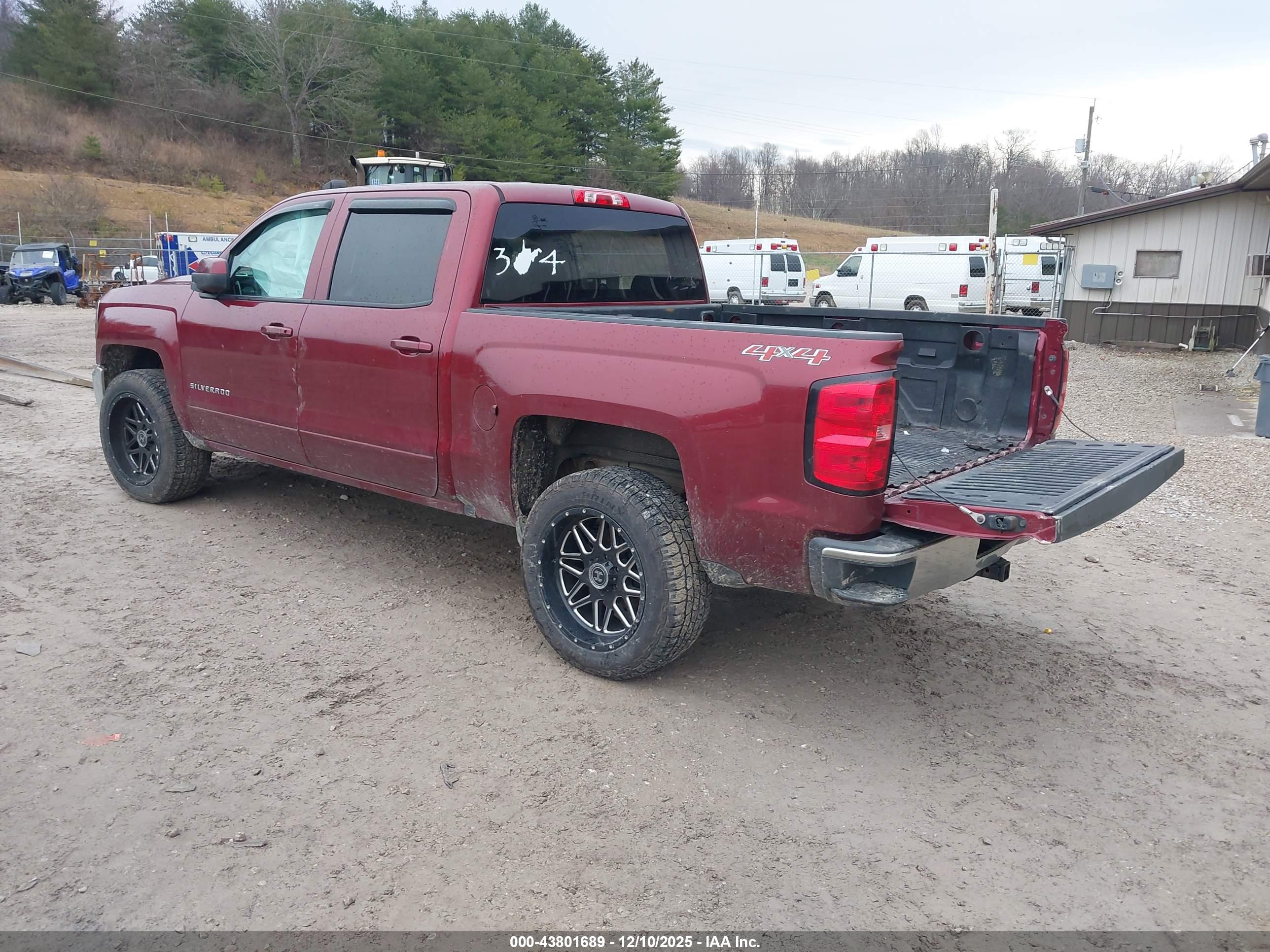 CHEVROLET SILVERADO image 3