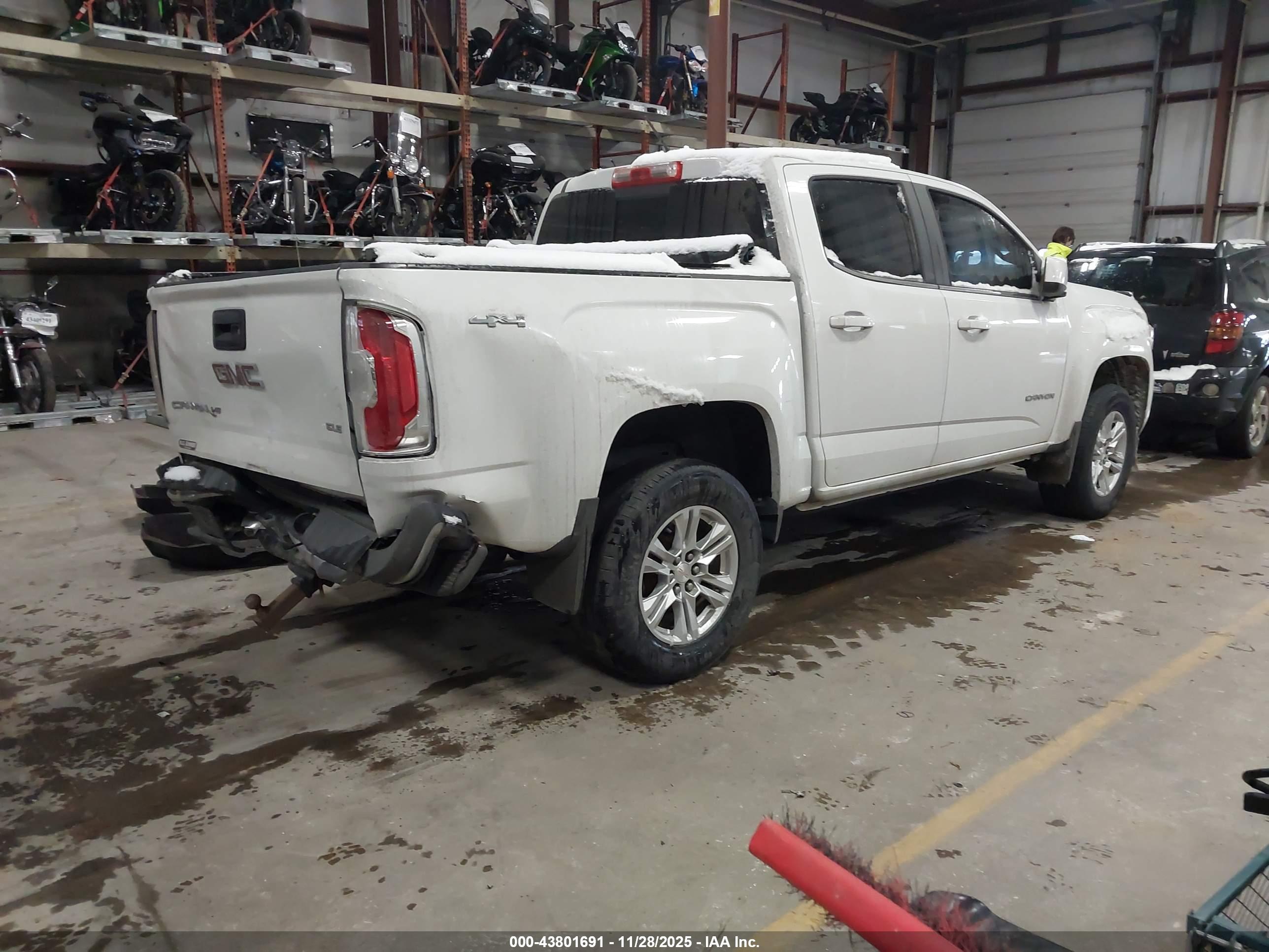 GMC CANYON image 4