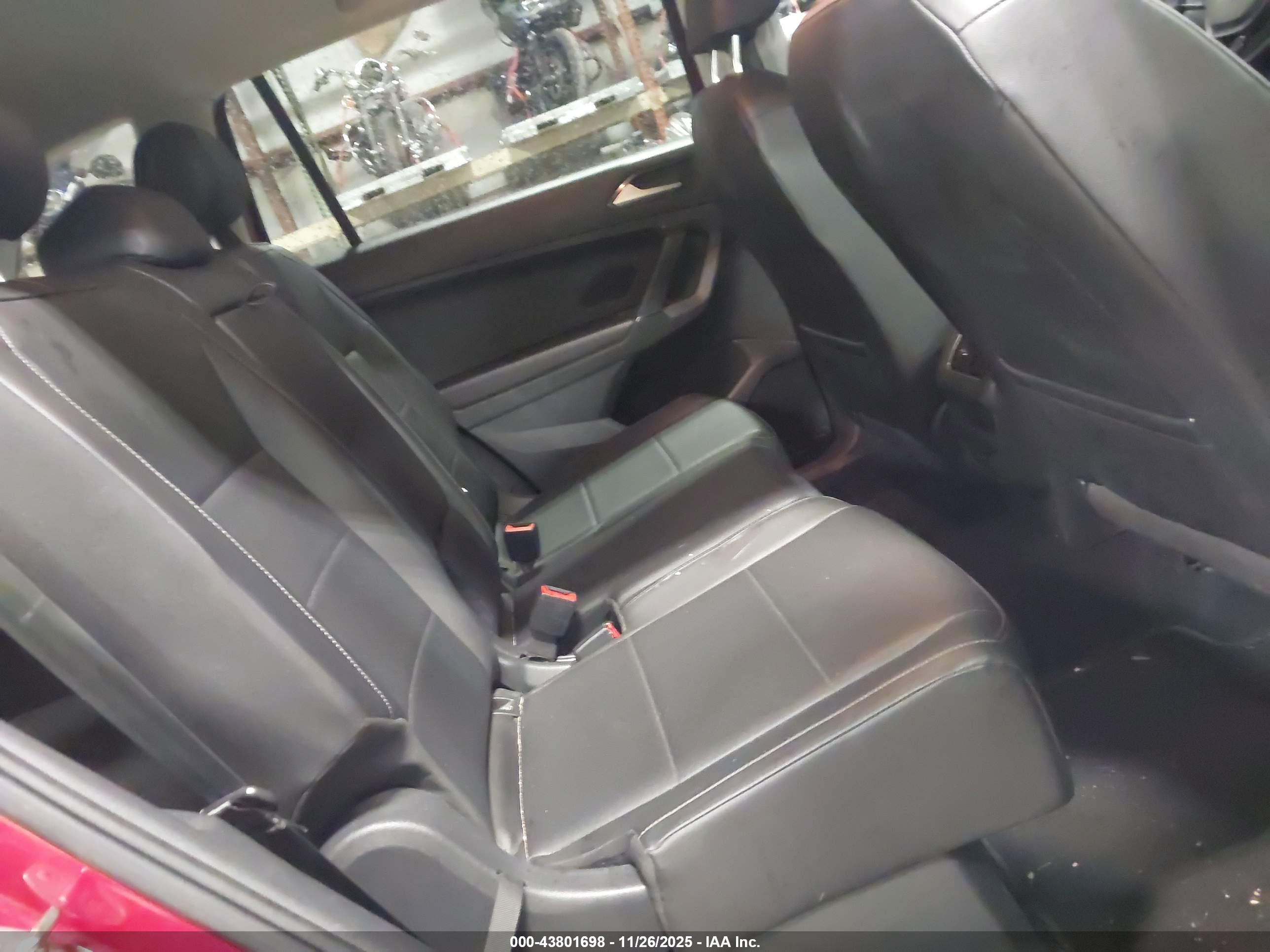 VOLKSWAGEN TIGUAN image 8