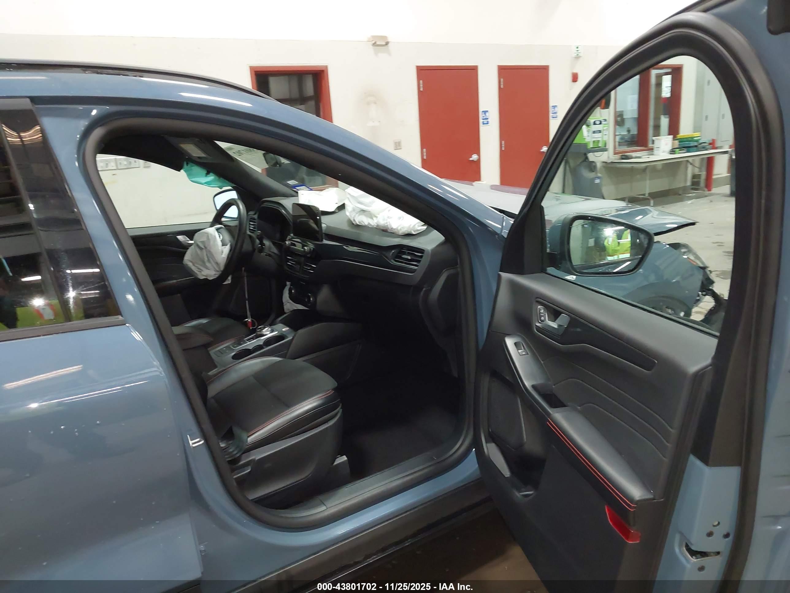 FORD ESCAPE image 5