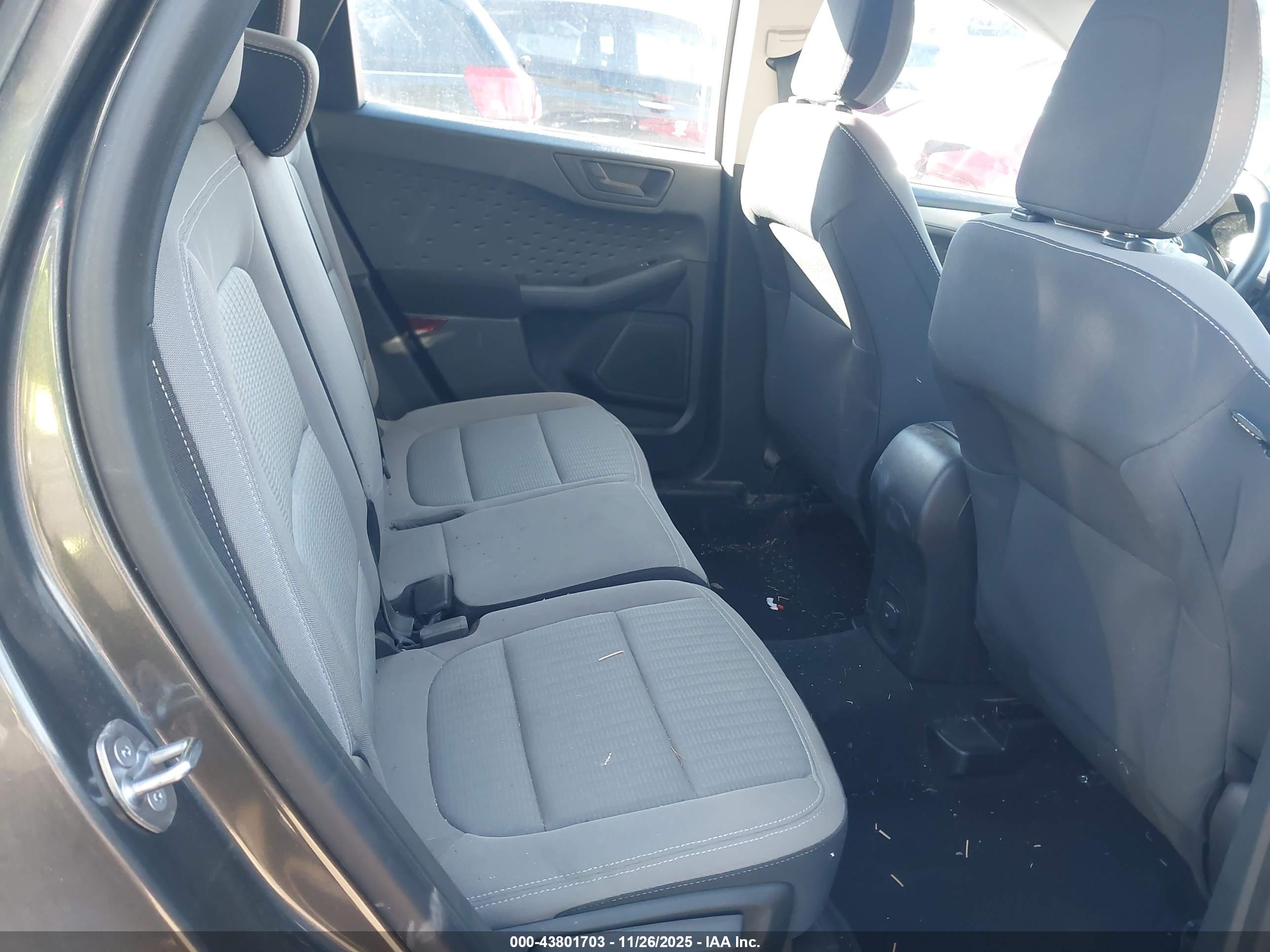 FORD ESCAPE image 8