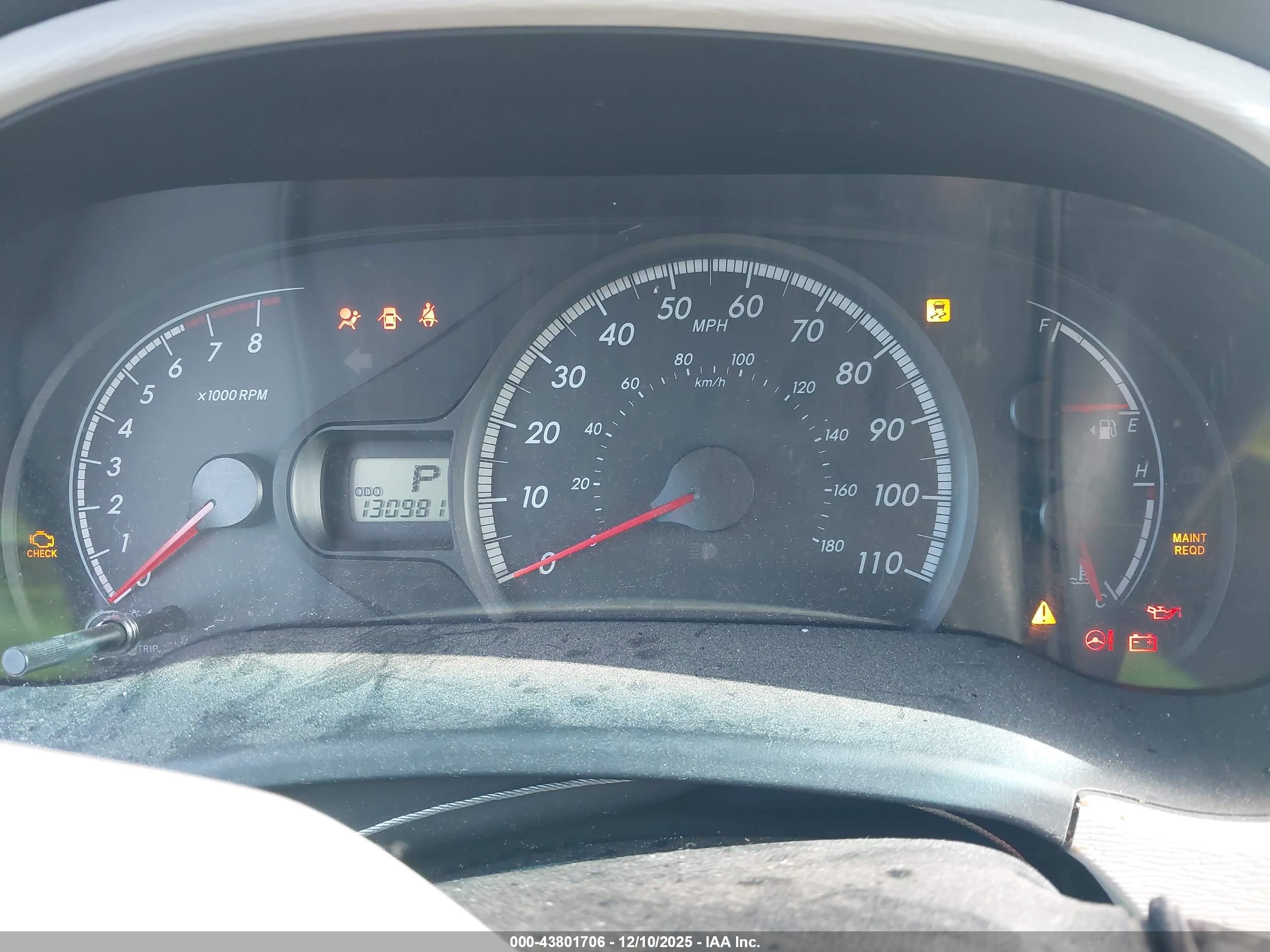 TOYOTA SIENNA image 7
