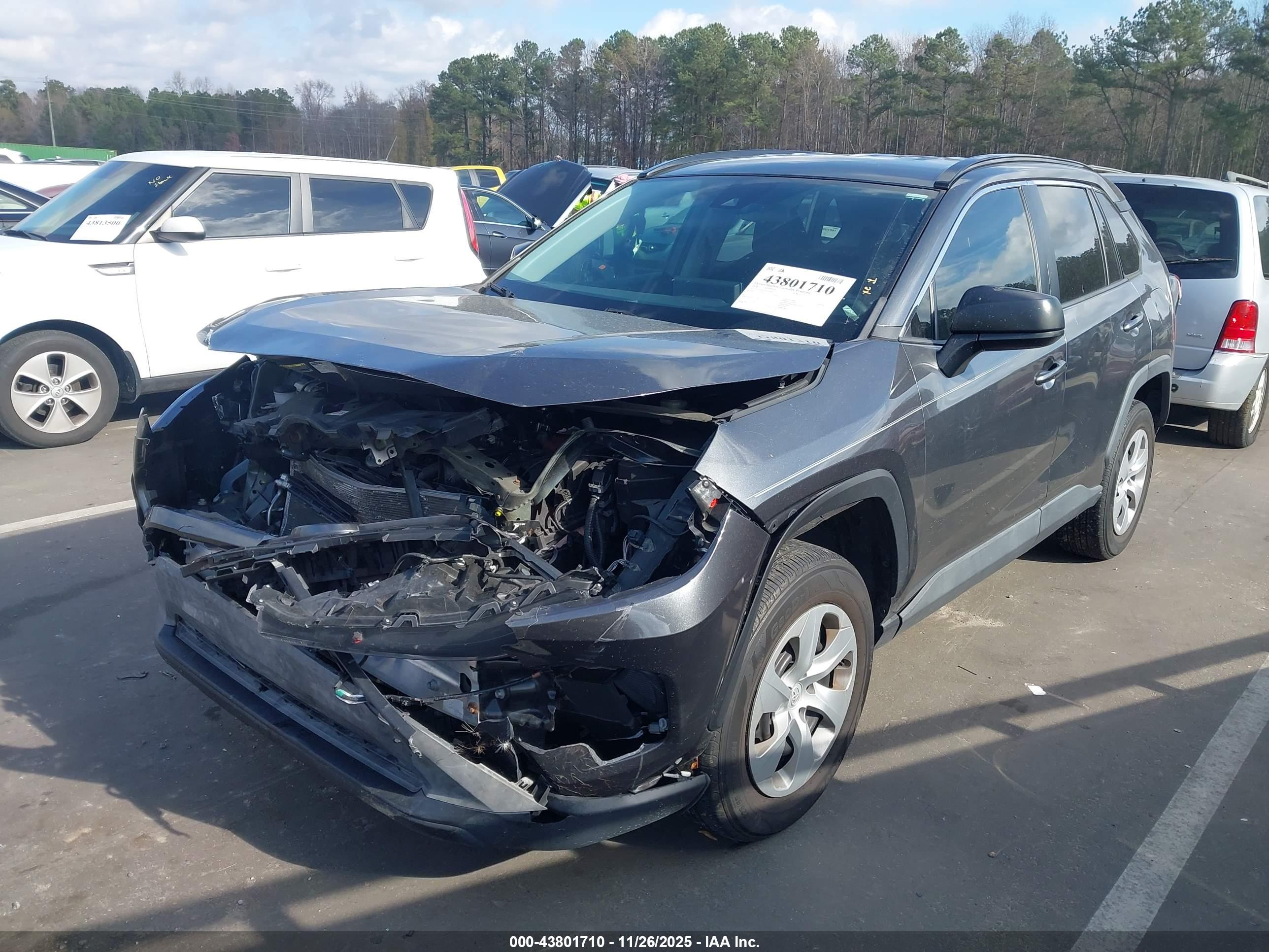 TOYOTA RAV4 image 2