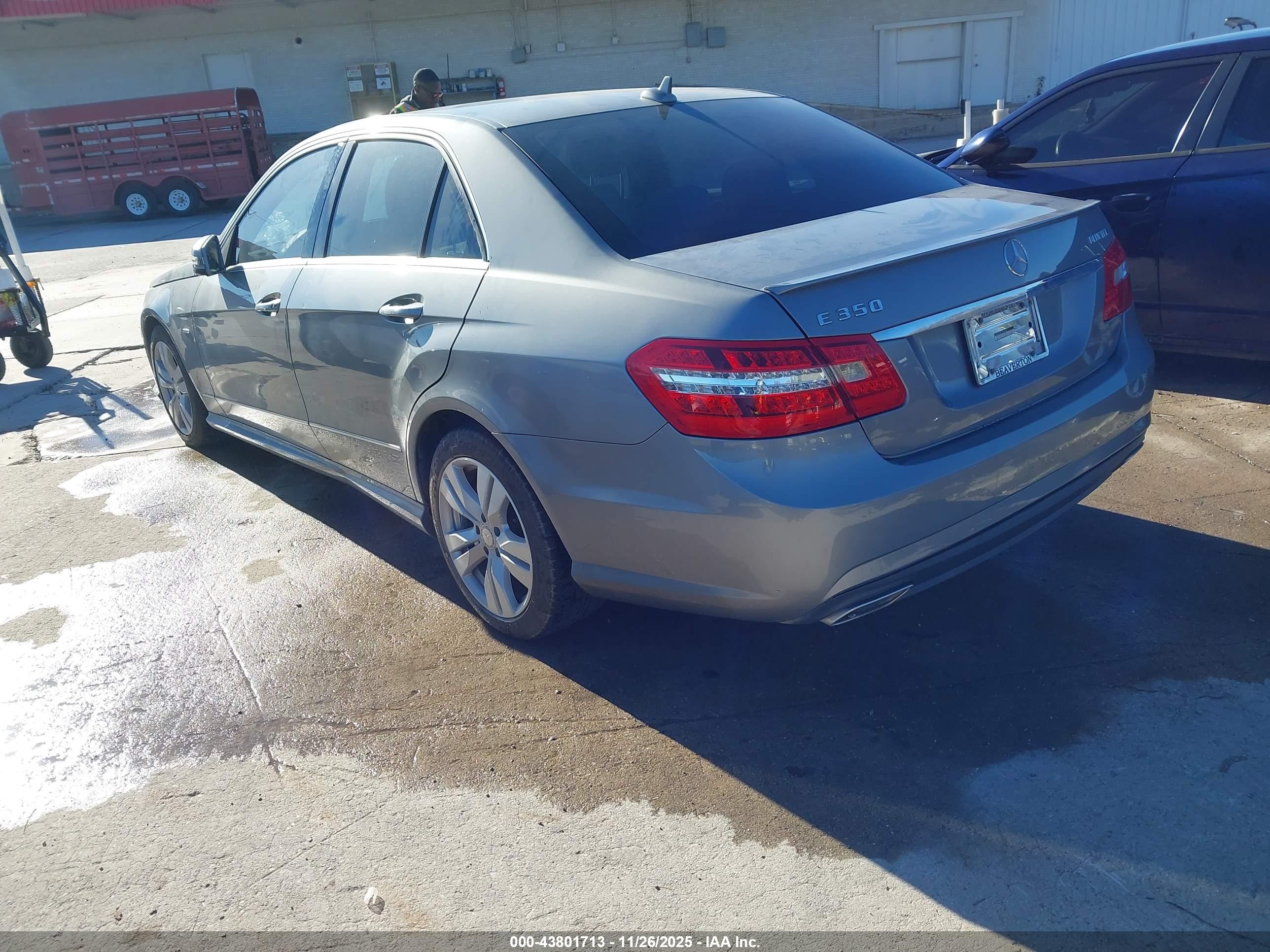 MERCEDES-BENZ E image 3