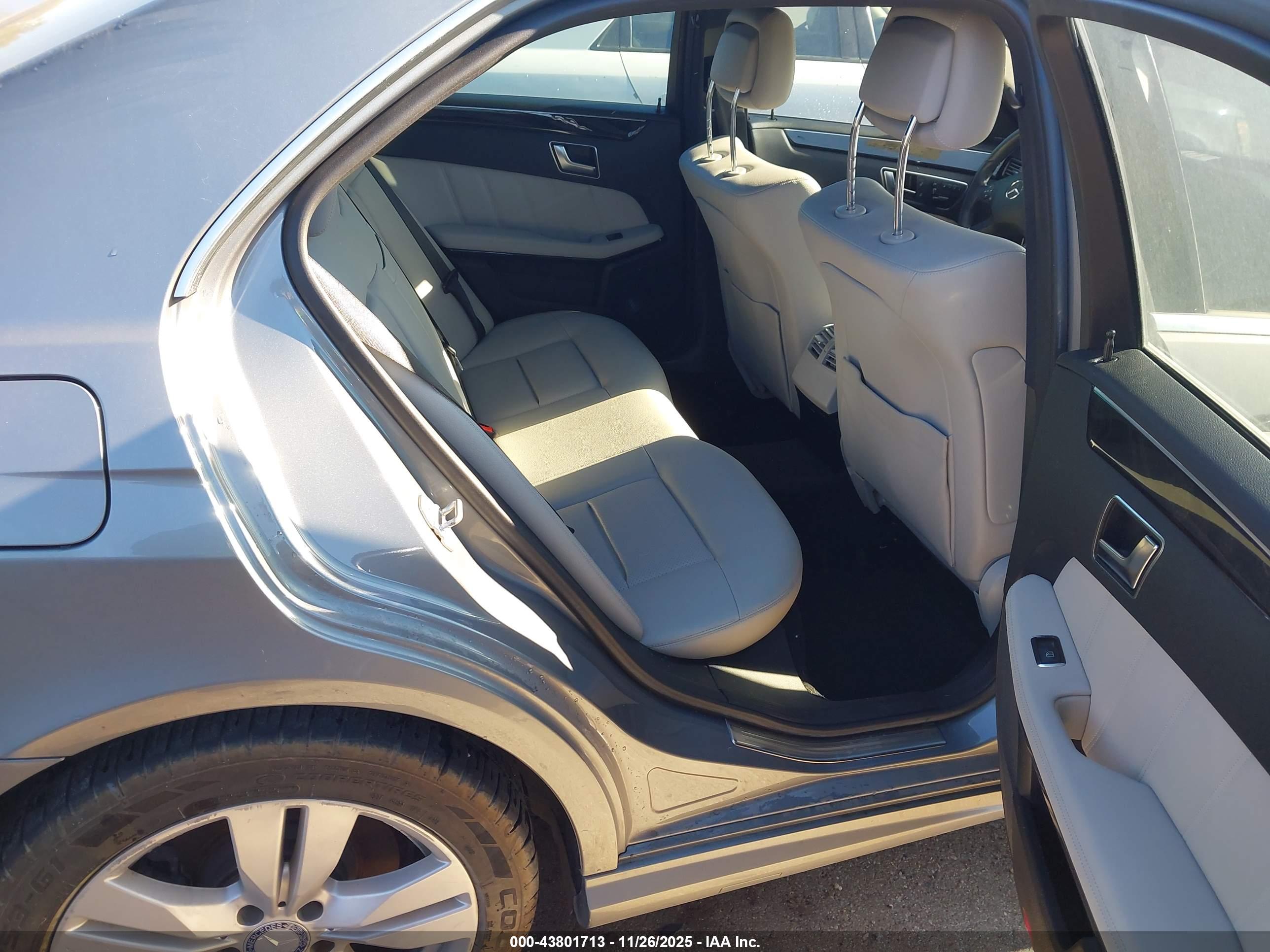 MERCEDES-BENZ E image 8