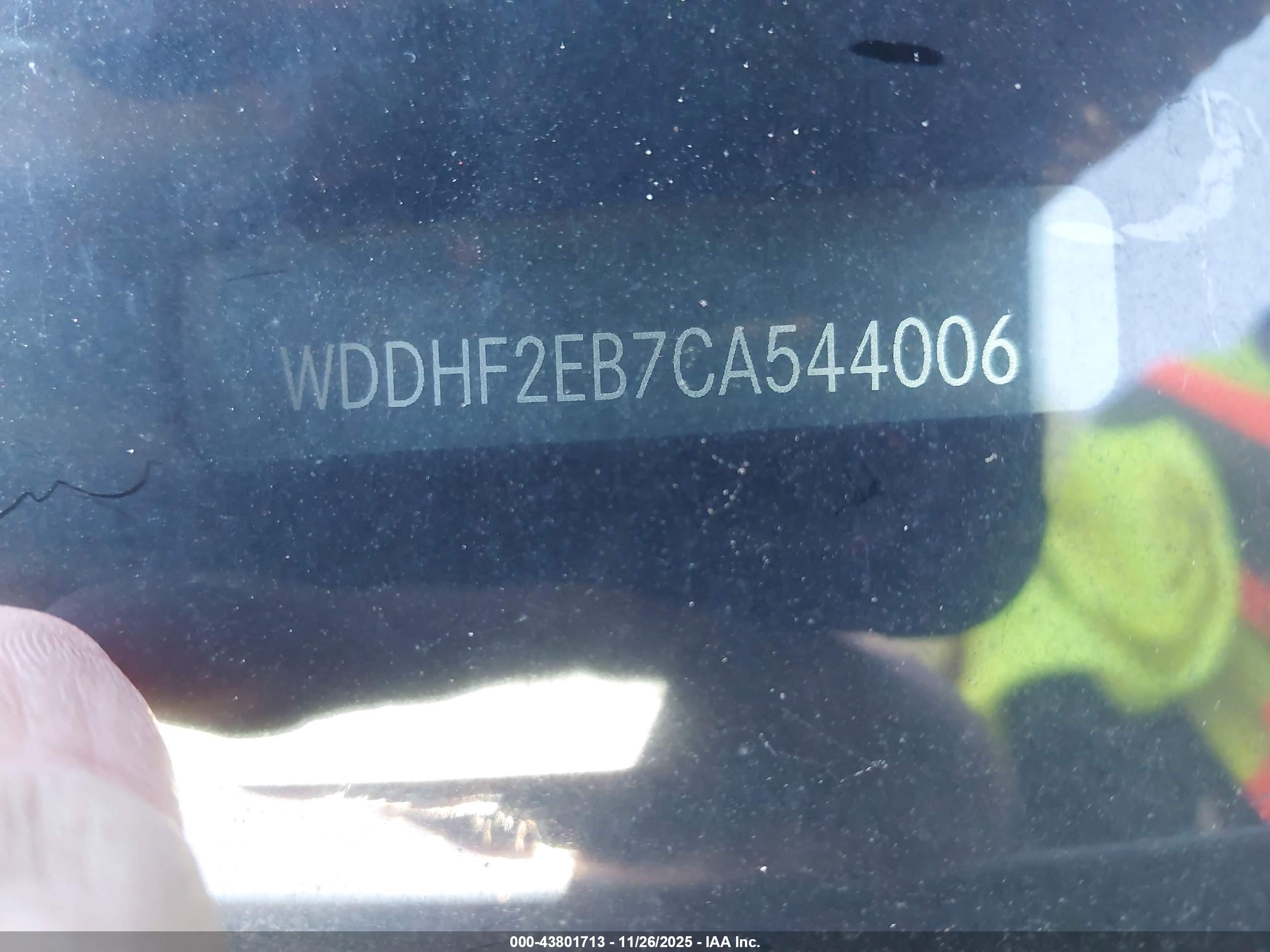 MERCEDES-BENZ E image 9