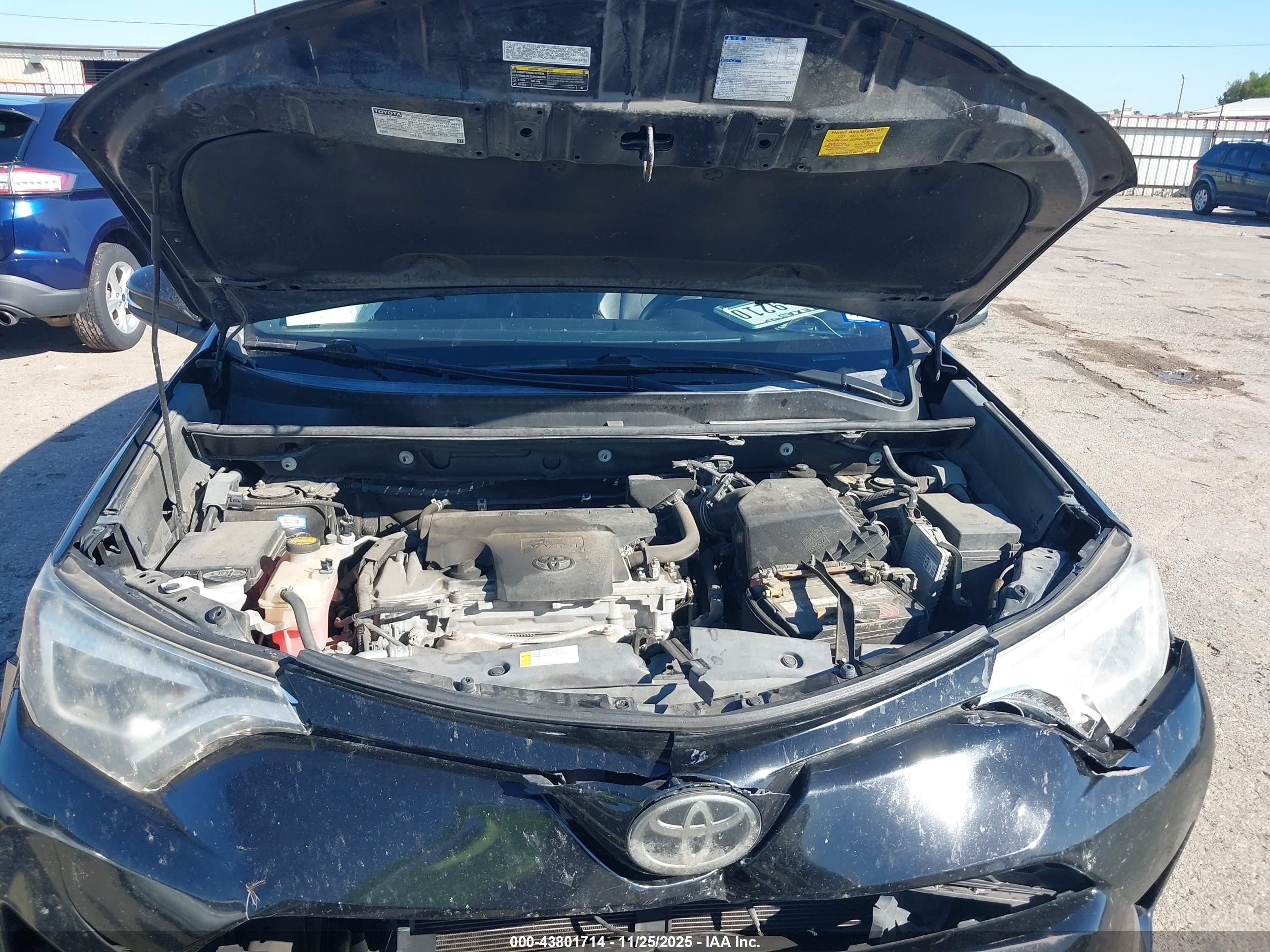 TOYOTA RAV4 image 10