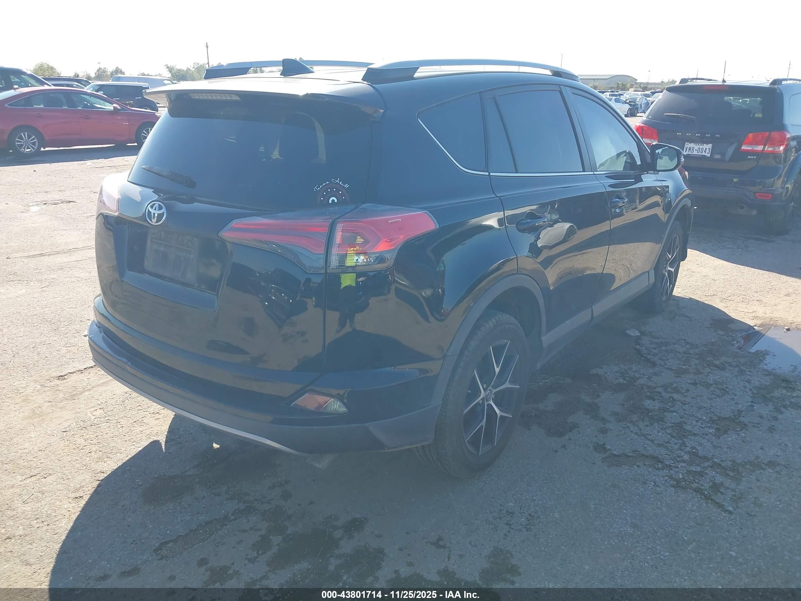 TOYOTA RAV4 image 4
