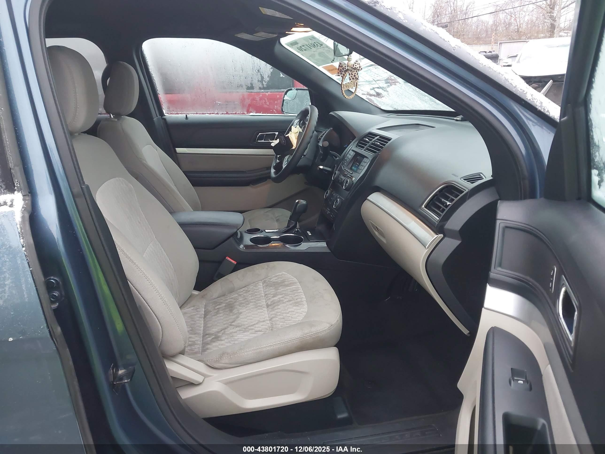 FORD EXPLORER image 5