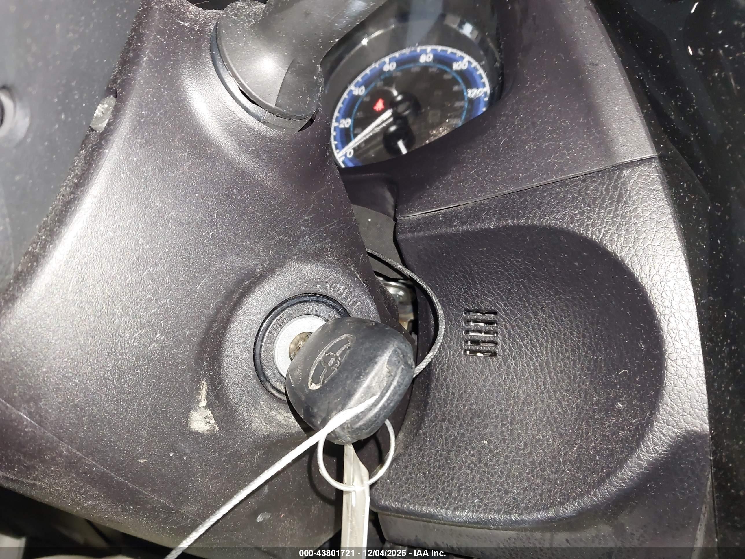 TOYOTA COROLLA image 11