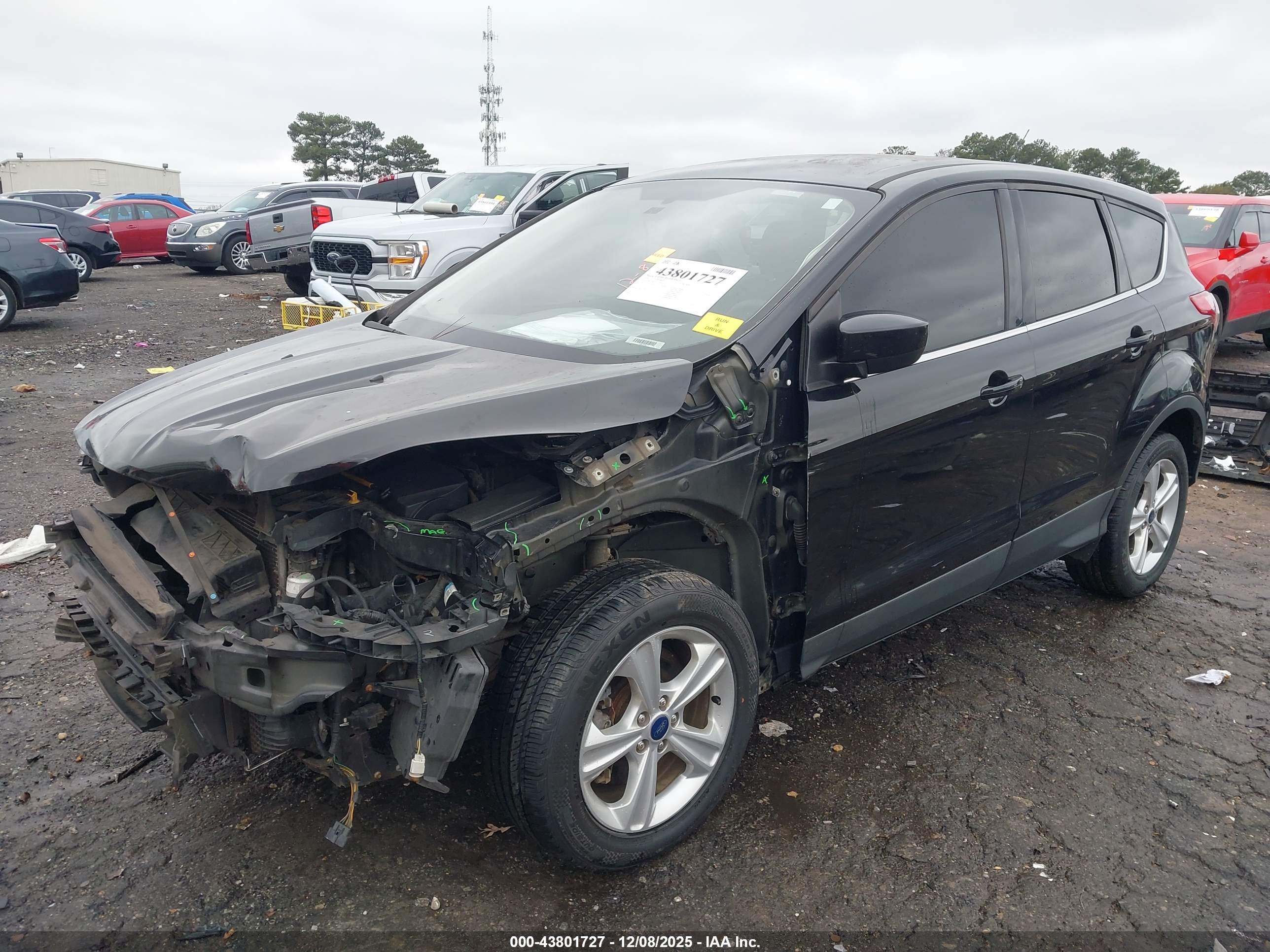 FORD ESCAPE image 2
