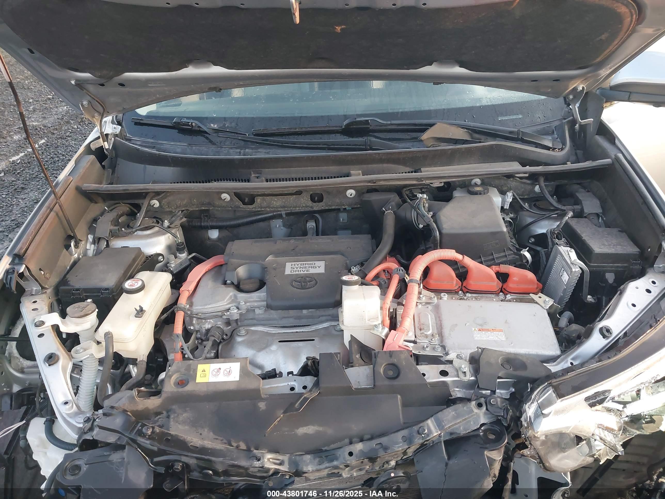 TOYOTA RAV4 image 10