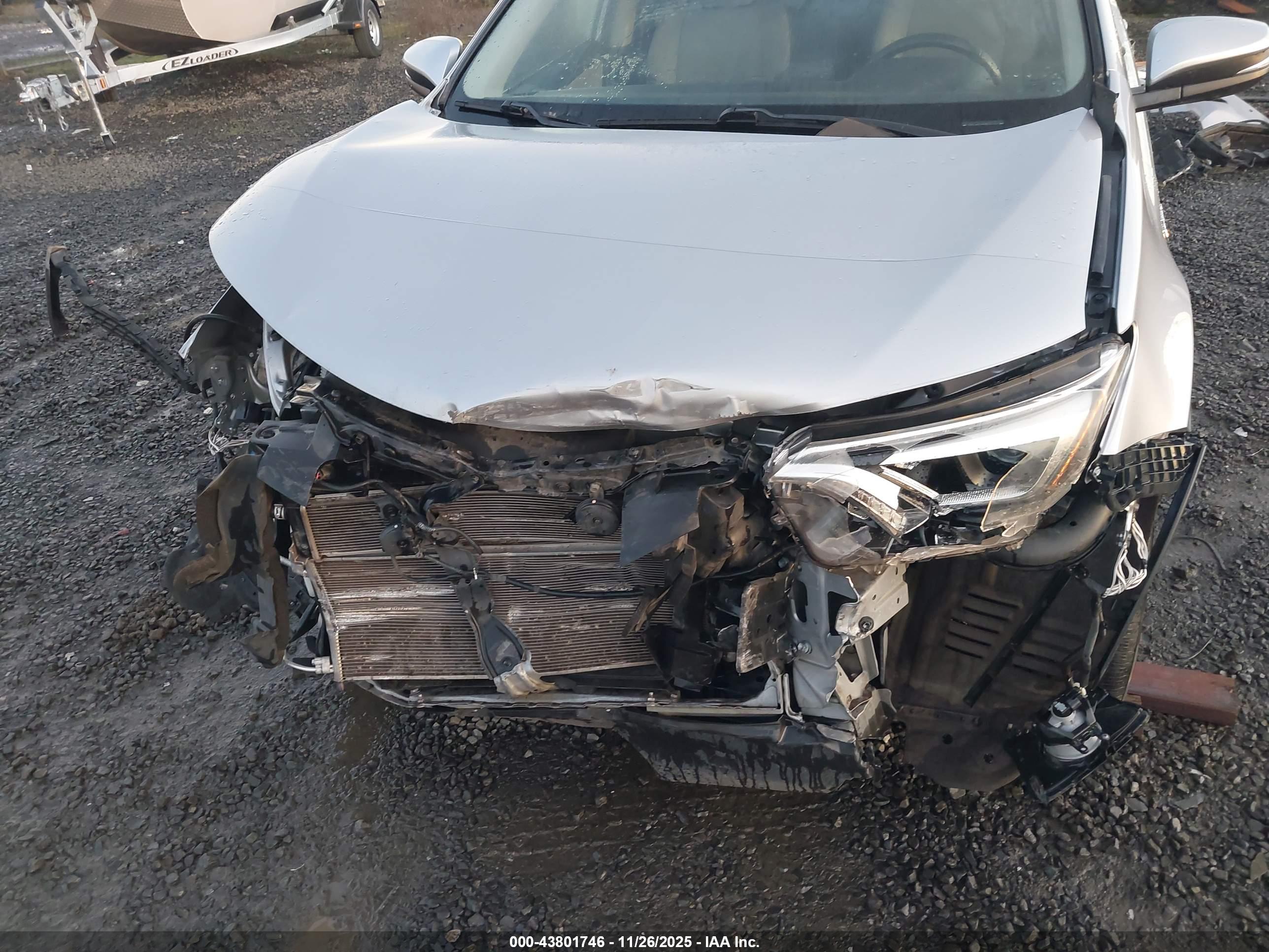 TOYOTA RAV4 image 6
