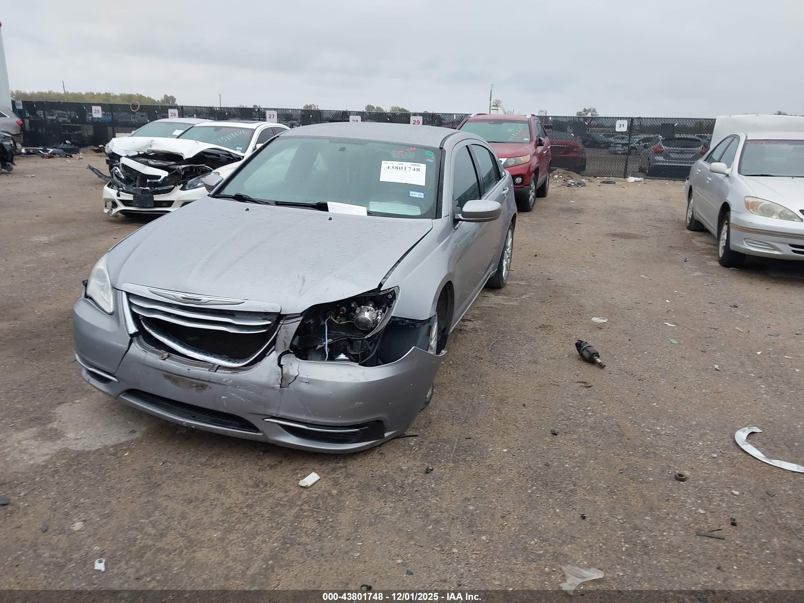 CHRYSLER 200 image 2